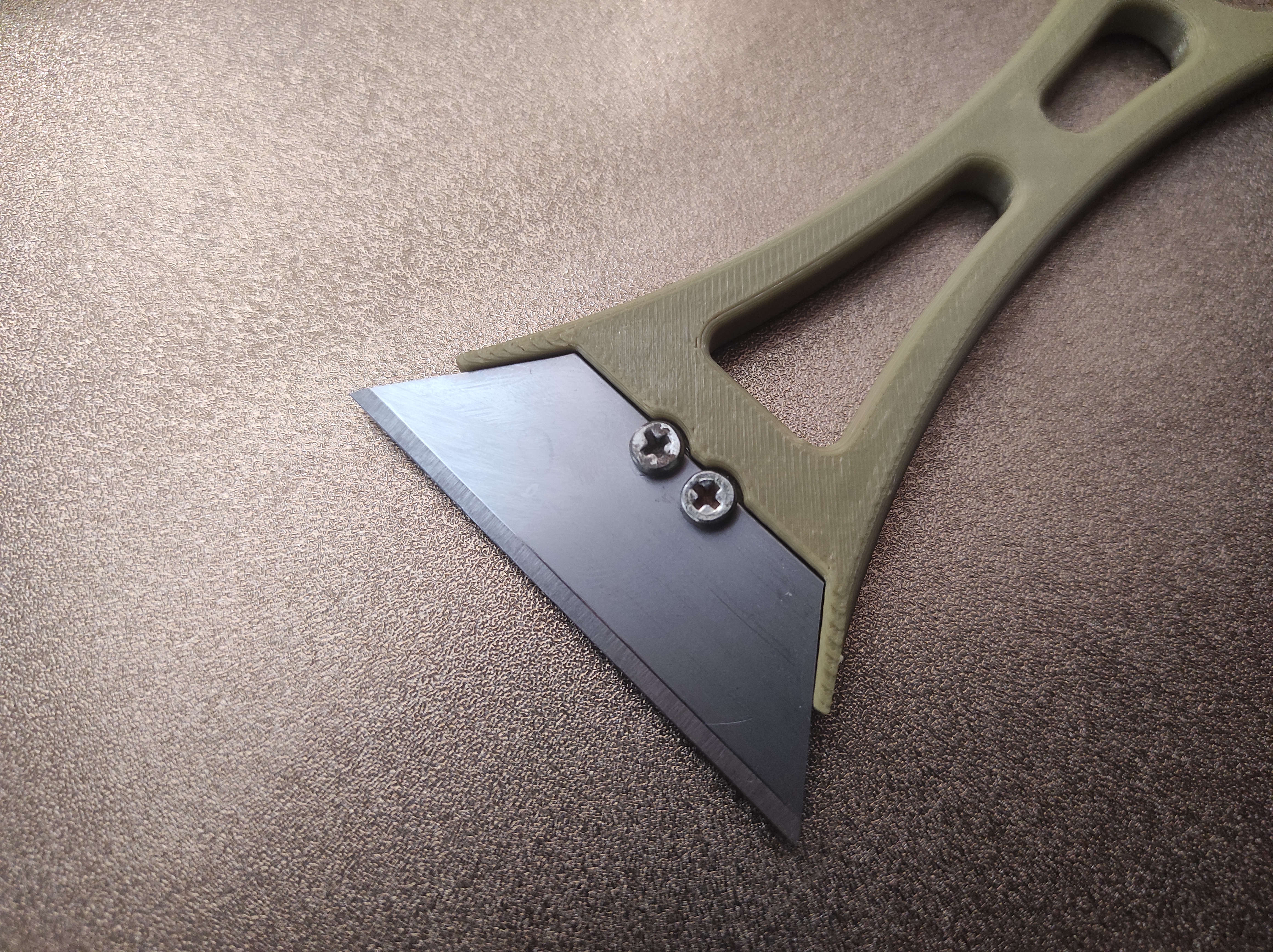 Scraper with replaceable blades — thumbnail 3