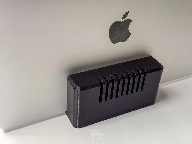 MacBook Pro 16 Vertical Stand – Inspired by Apple II Design
