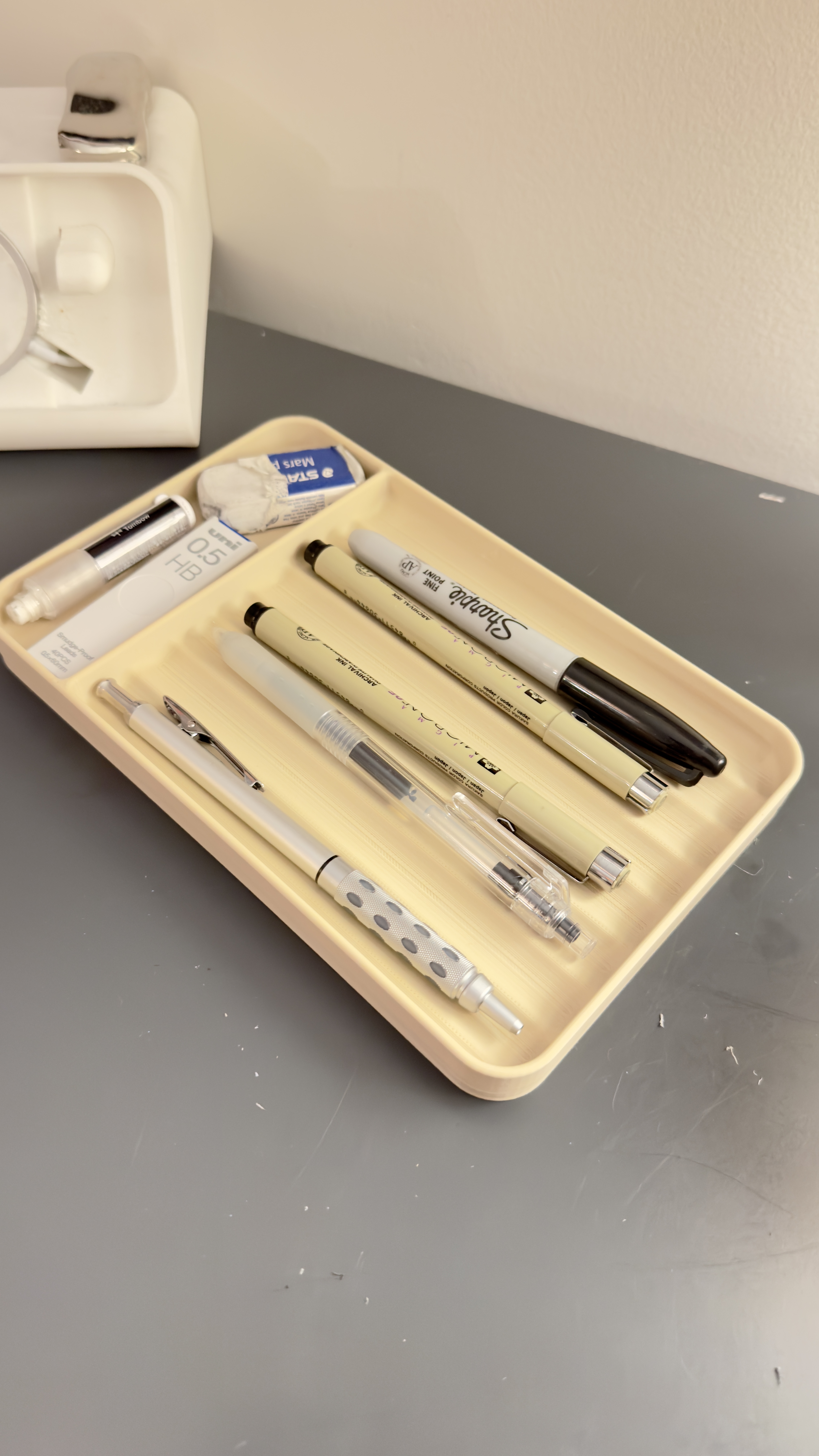 Wavy Desktop Catchall and Penholder