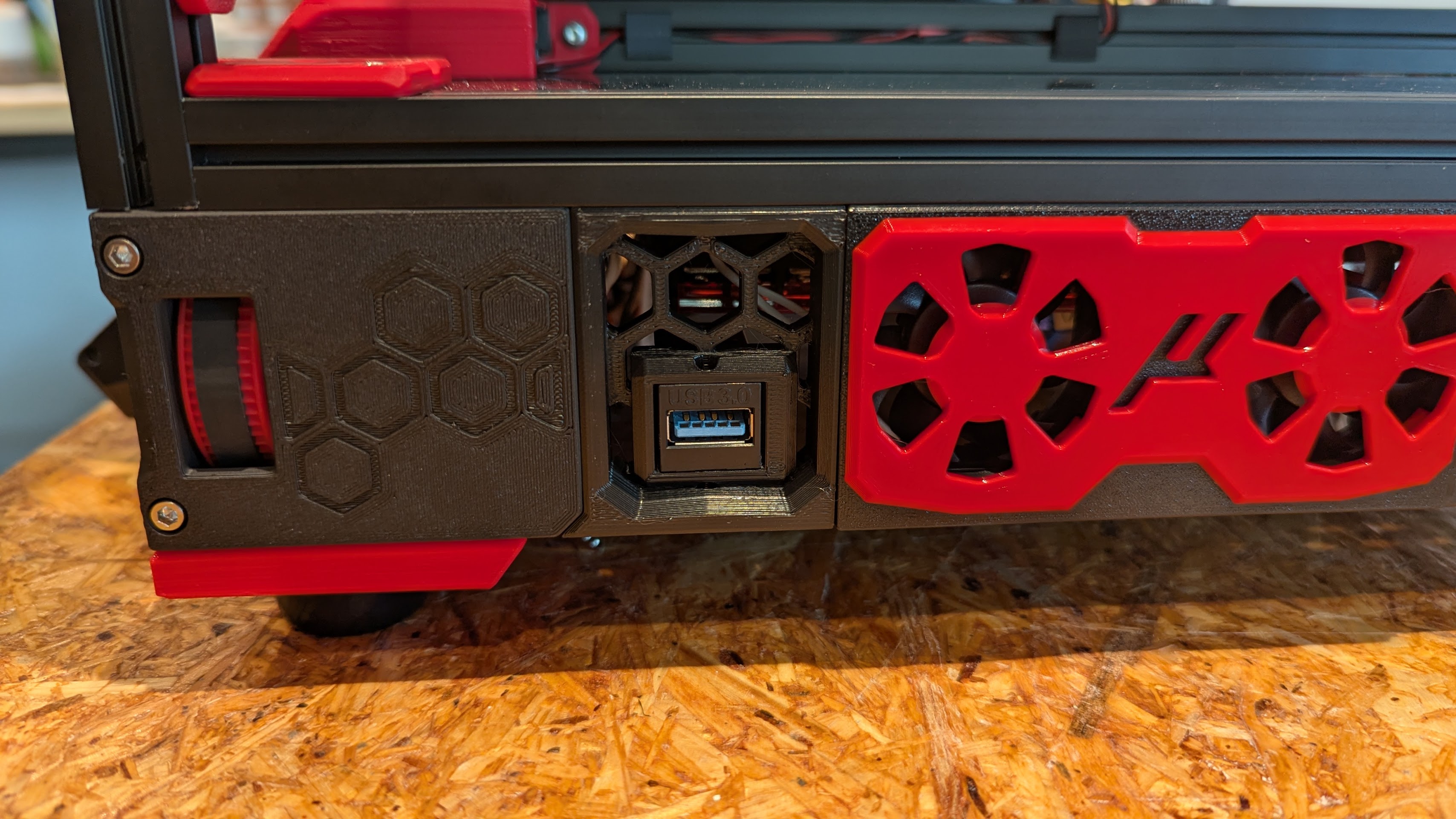 Micron+ R1 (180mm) side skirt with horizontal keystone