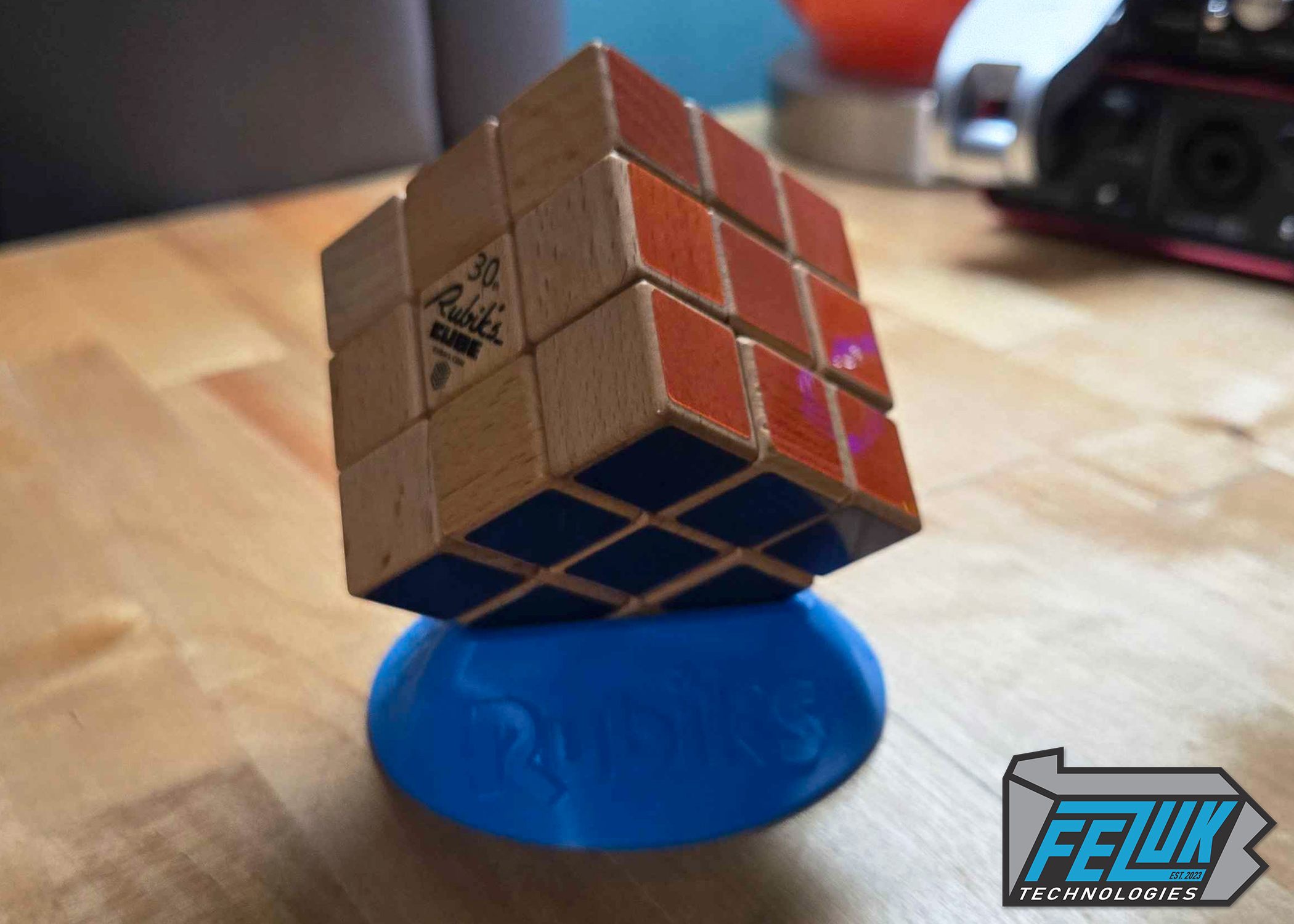 Miniatura 6 do modelo 3D Rubik's Cube Display Stand
