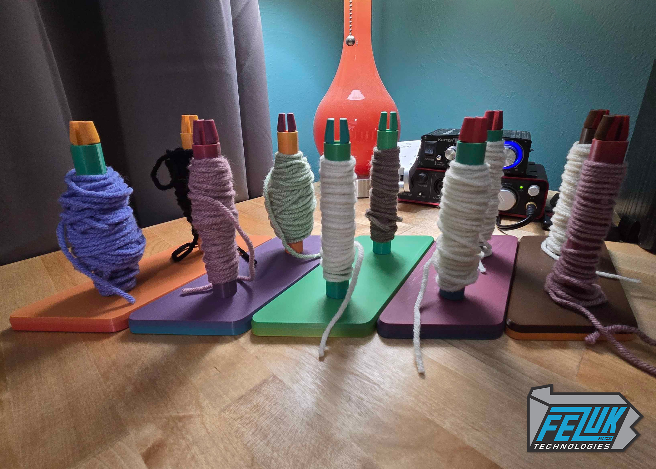 Expandable Yarn Bobbin Holder