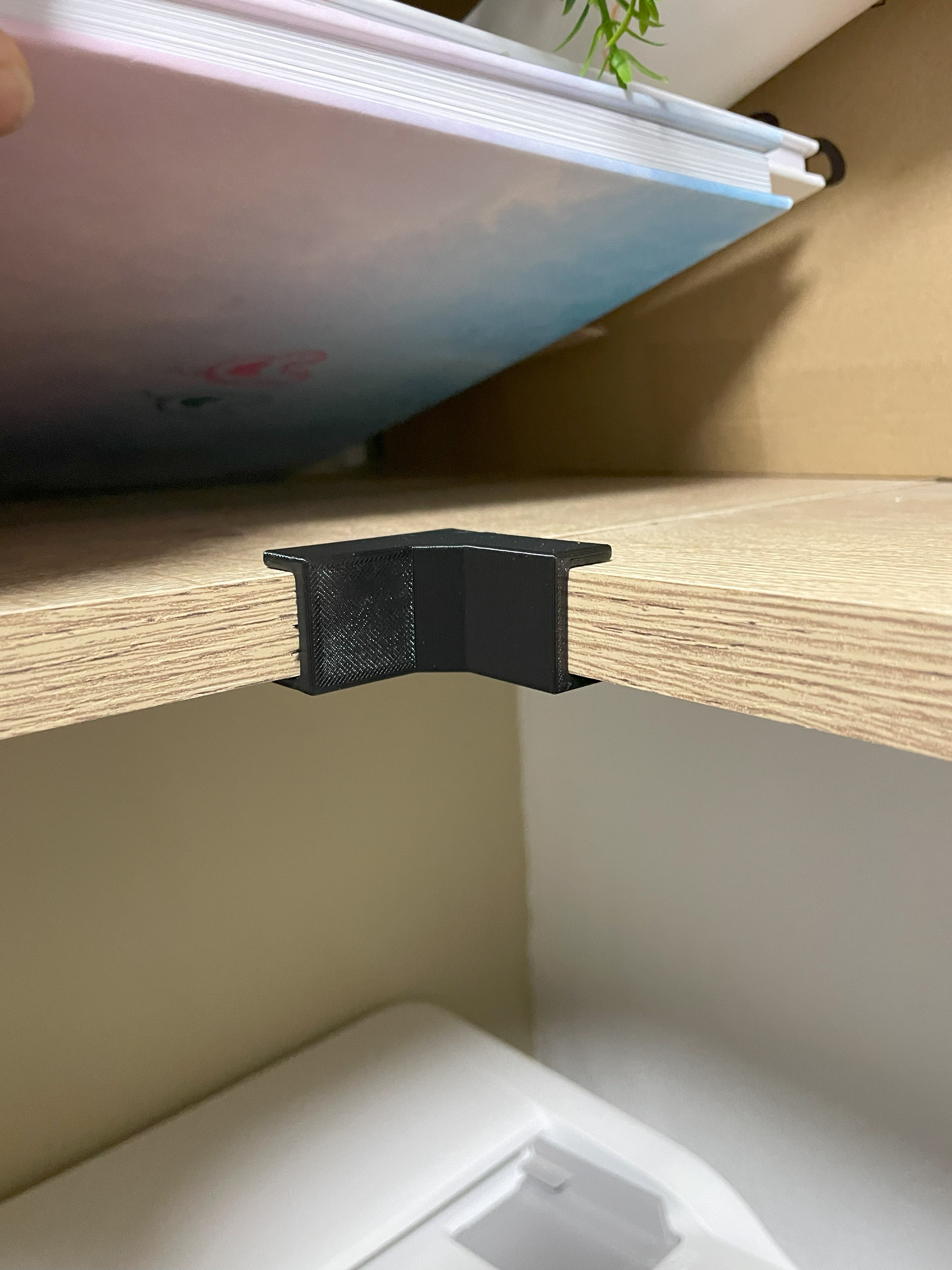 inner corner for shelf 18mm