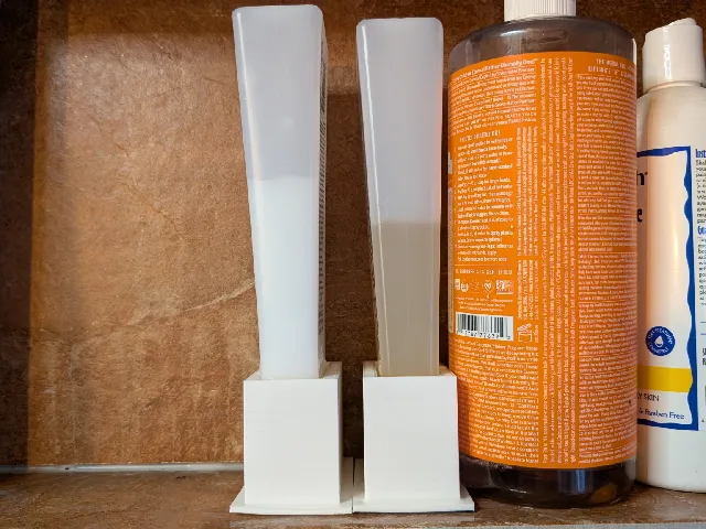 Holder for Giovanna Eco Chic Shampoo
