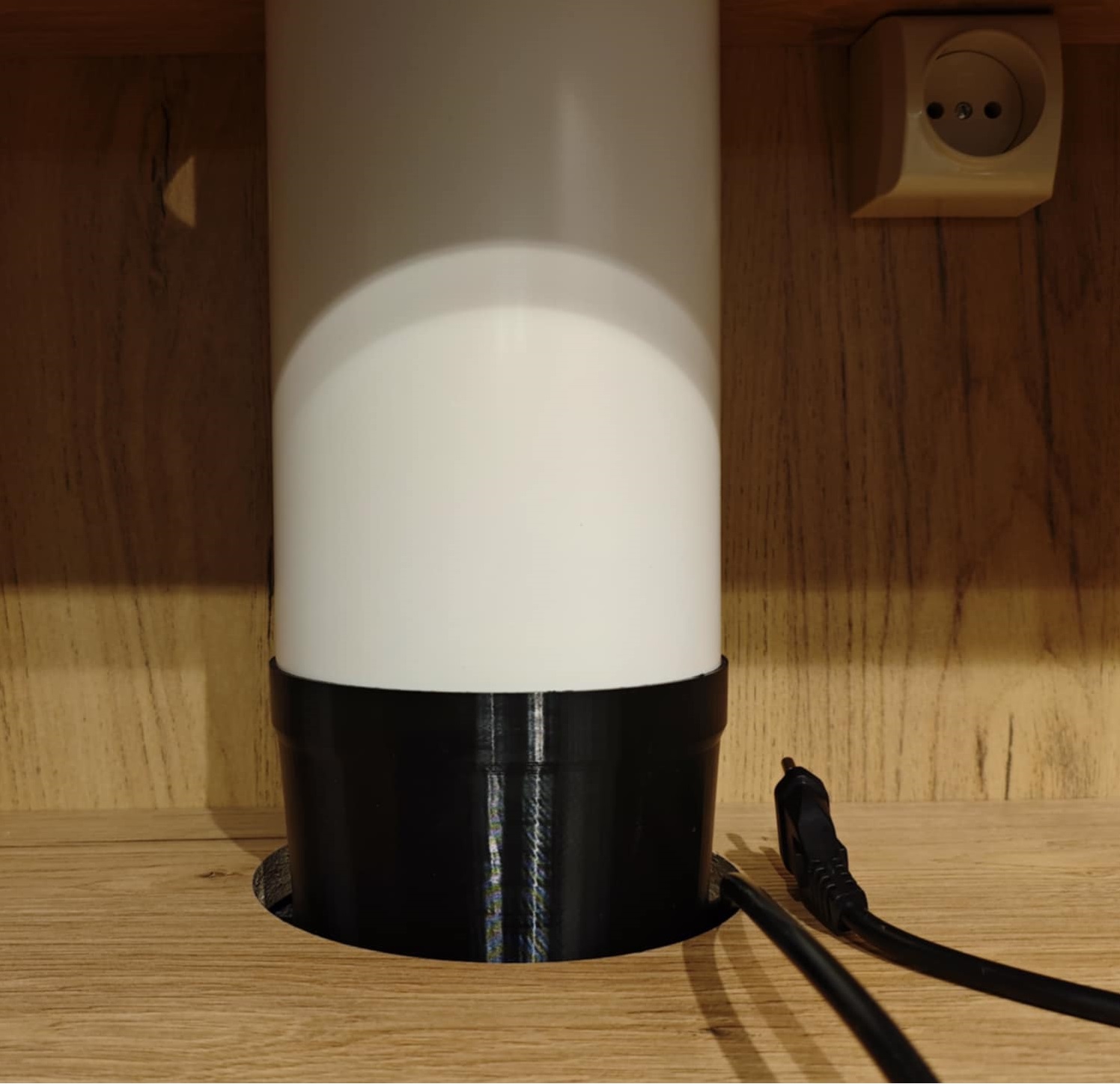 Cooker hood pipe connector