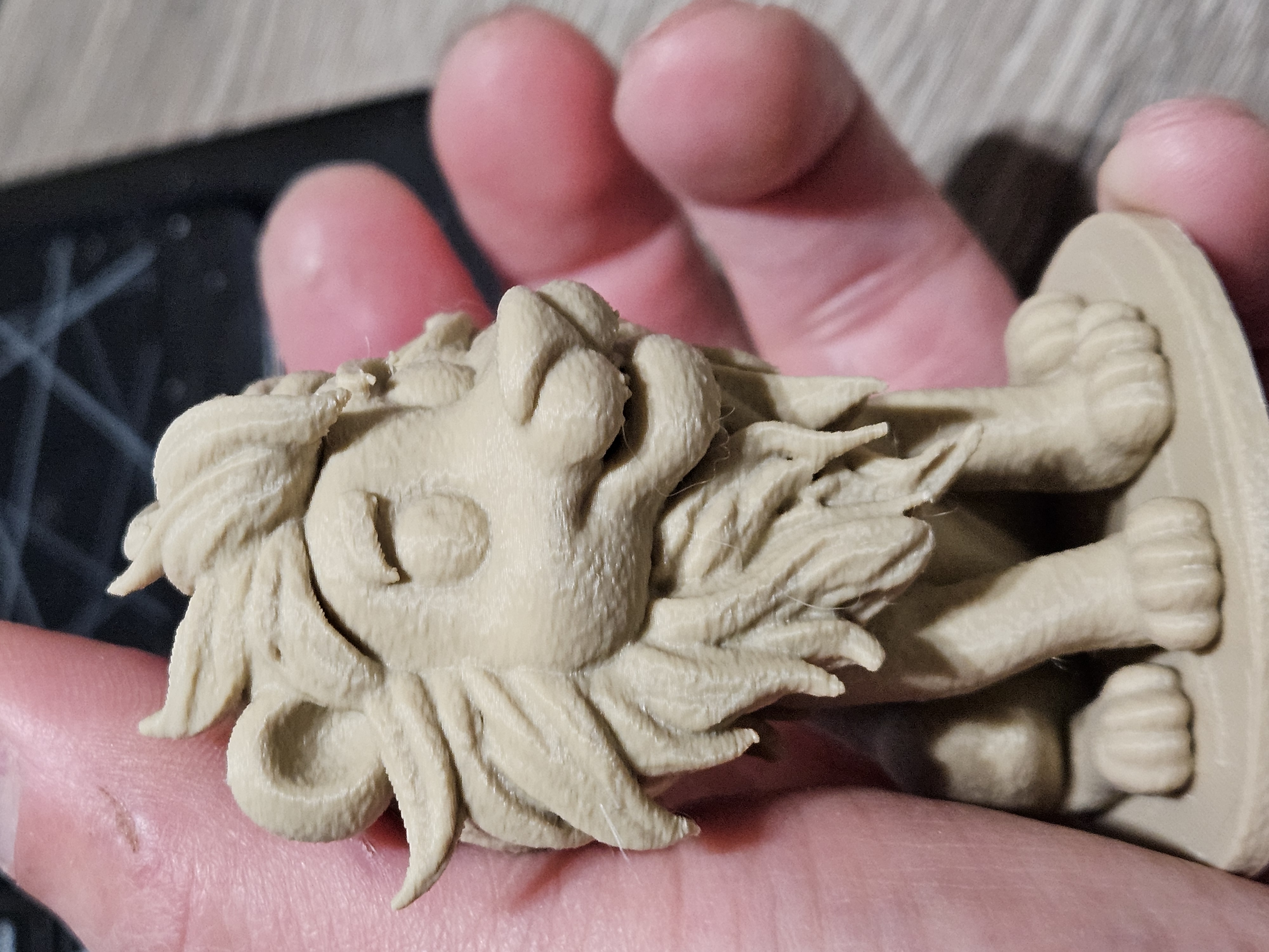 Sitting Lion Display — thumbnail 2
