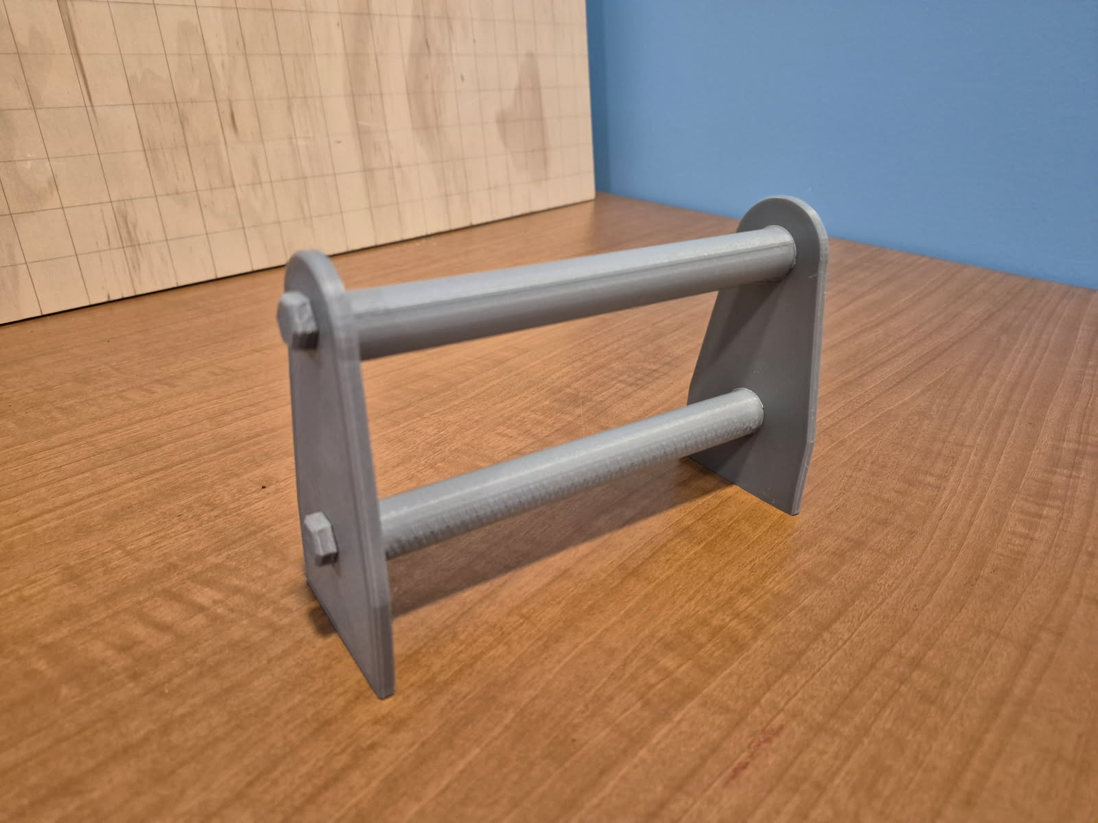 Miniatura 2 do modelo 3D Simple Wire Spool Dispenser Rack