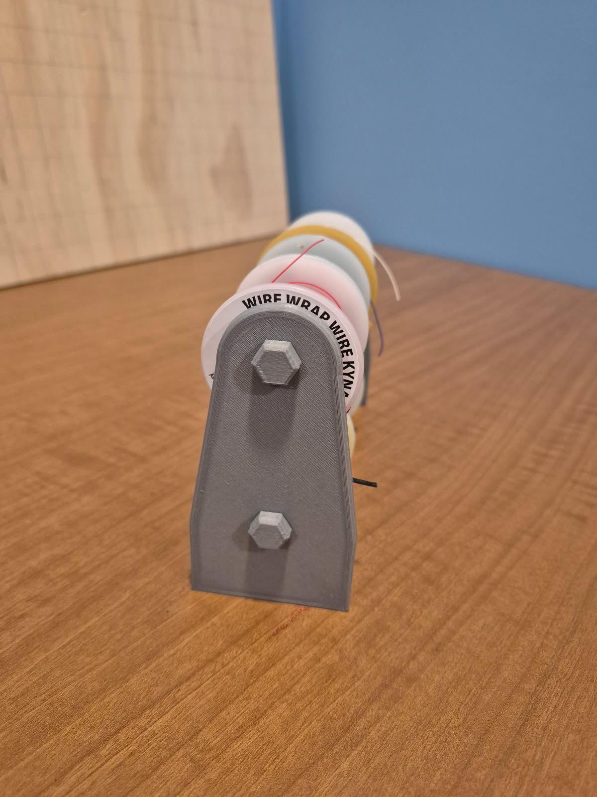 Miniatura 3 do modelo 3D Simple Wire Spool Dispenser Rack