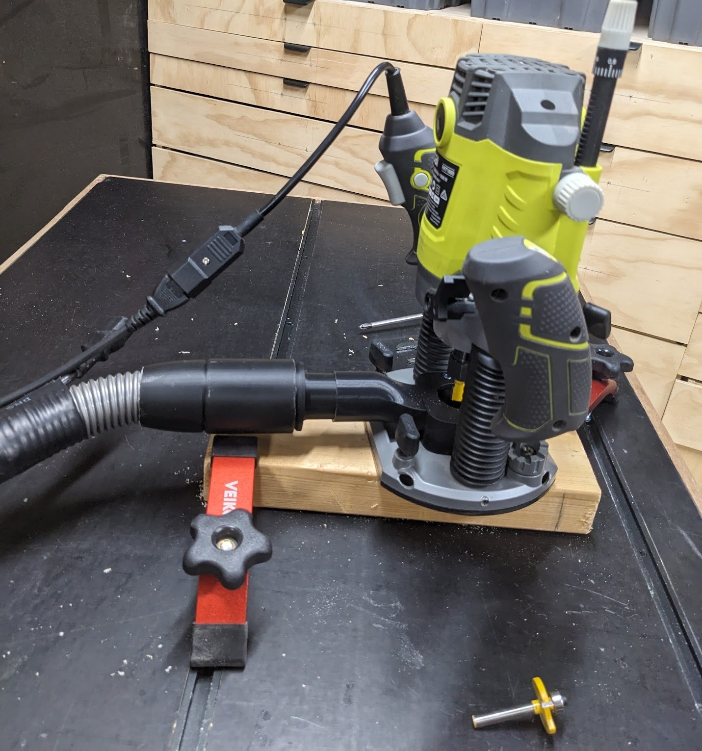 Ryobi 1600W Plunge Router Dust Collector