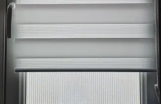 Roller blind bar end - Embout de barre de store déroulant
