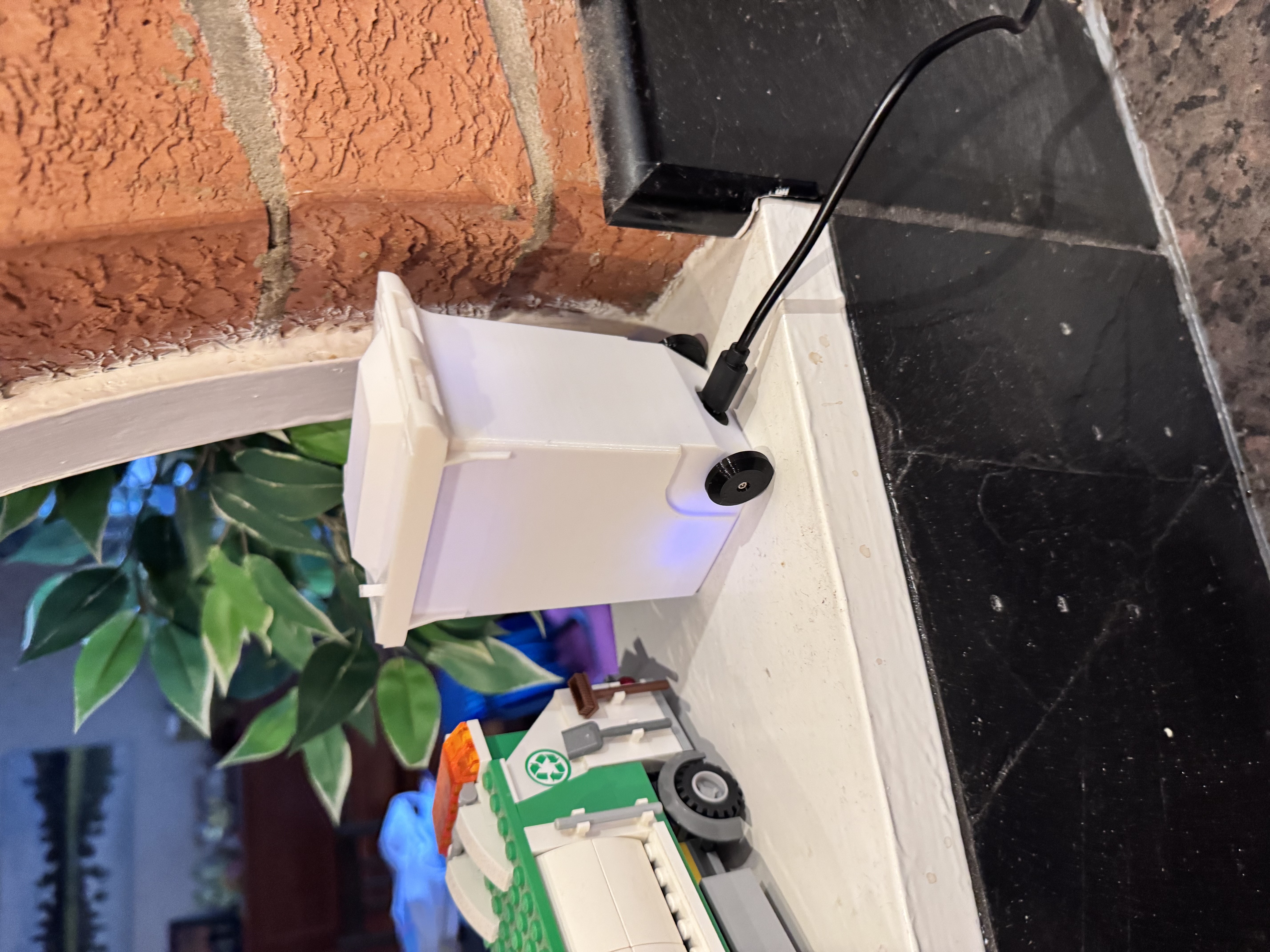 RGB bin reminder (bindicator)