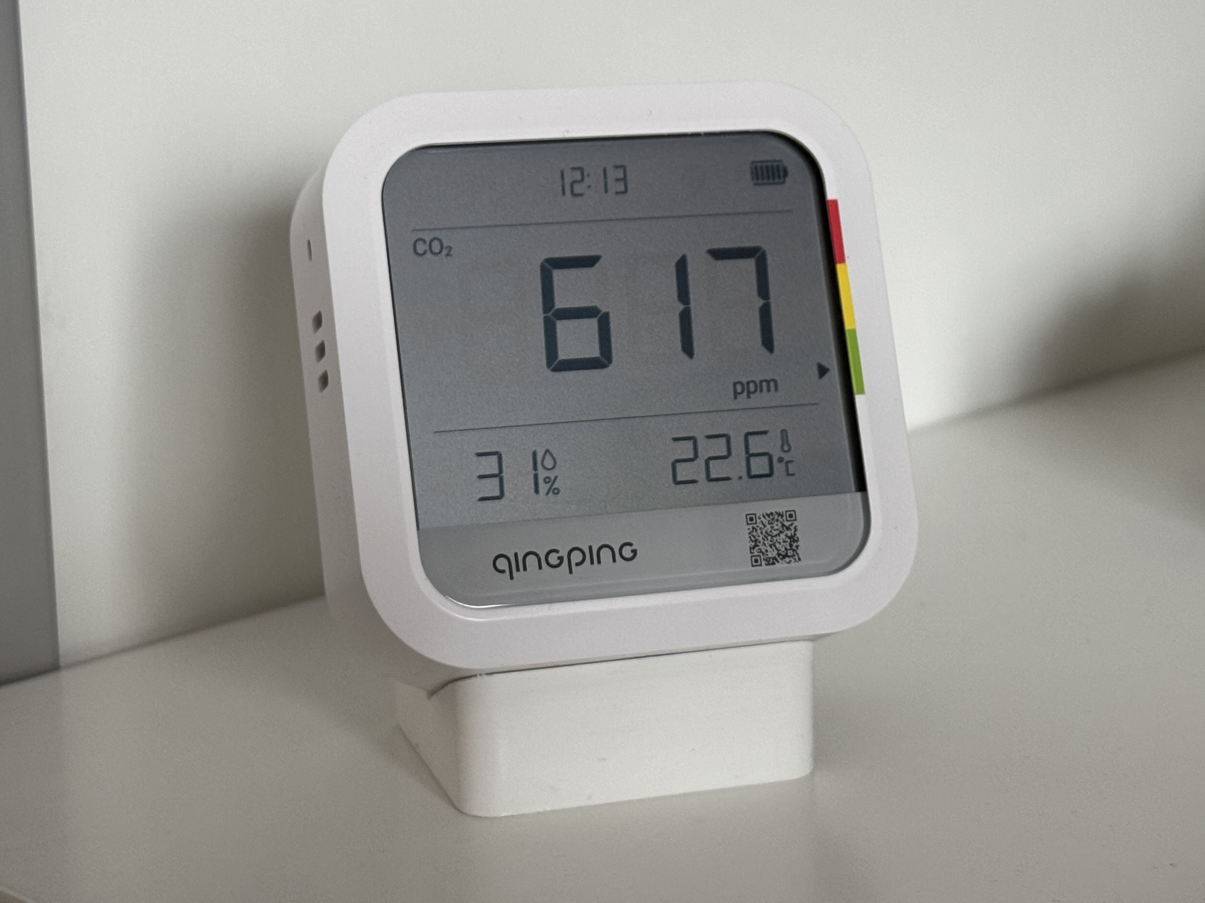 Elegant stand for SmartAir / Qingping CO2 & Temp & RH Monitor