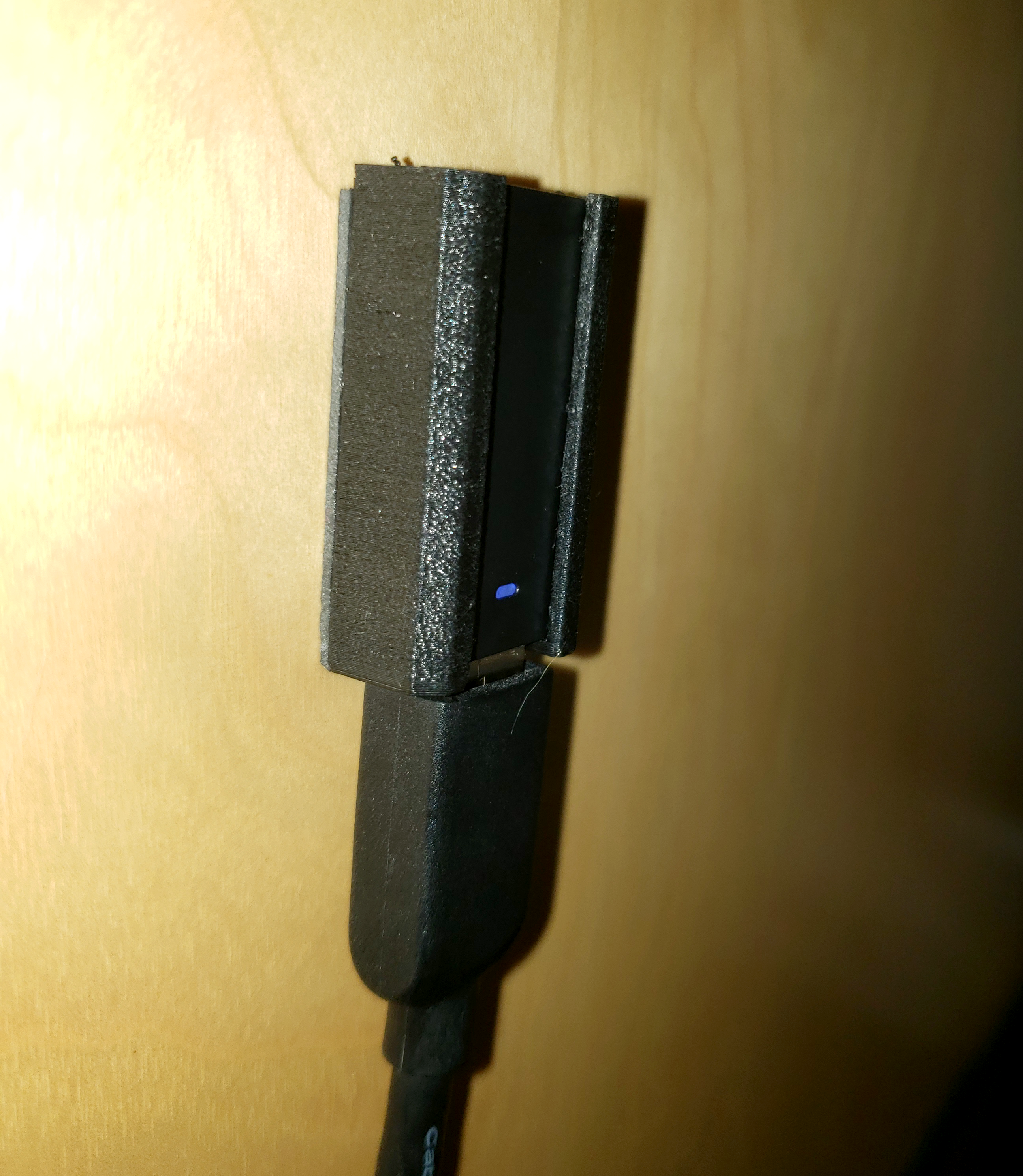 Zooz ZST39 800 LR Z-Wave Stick Wall Mount (Remix)
