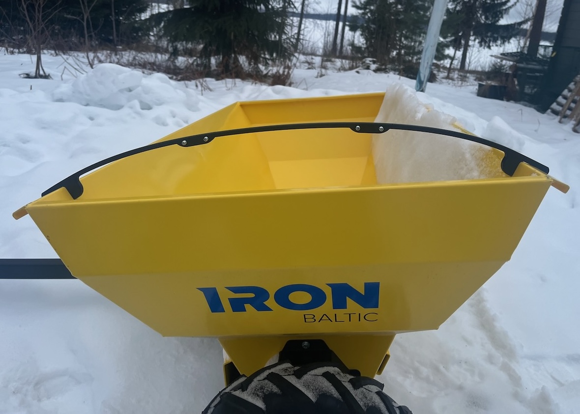 Iron Baltic G2 Pro 500 gravel spreader cover support