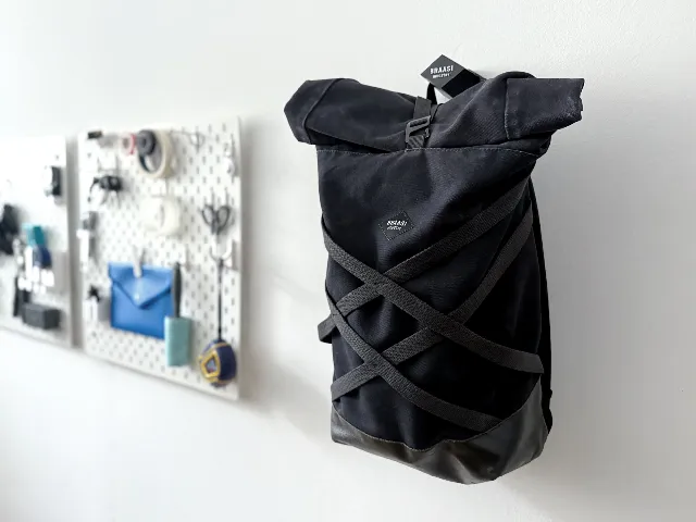 Braasi backpack wall hanger
