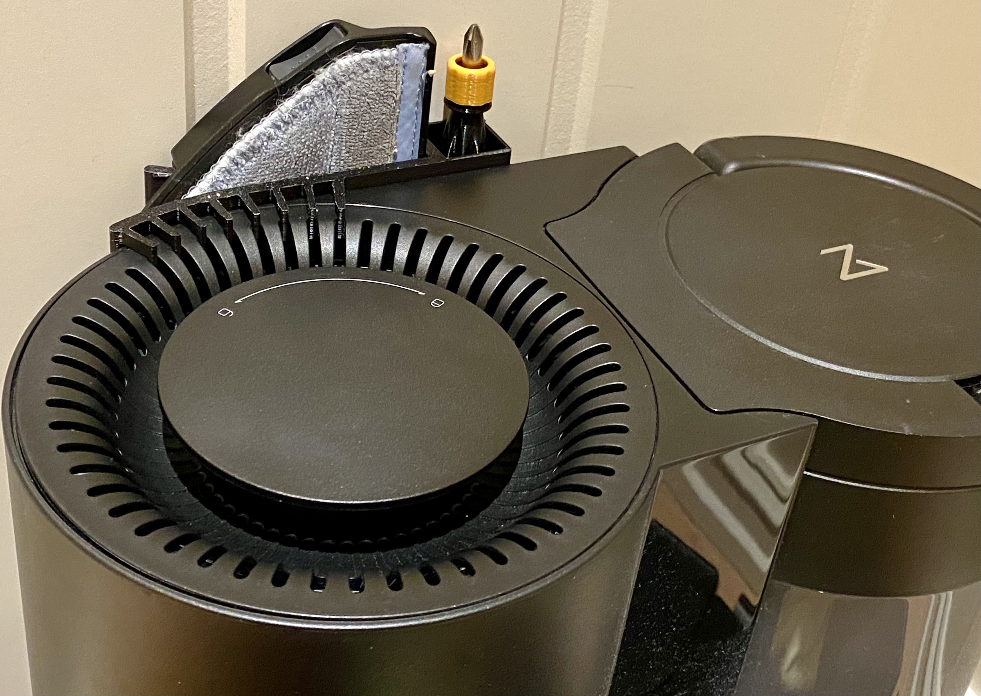 Roborock Mop Holder - w/utility tray