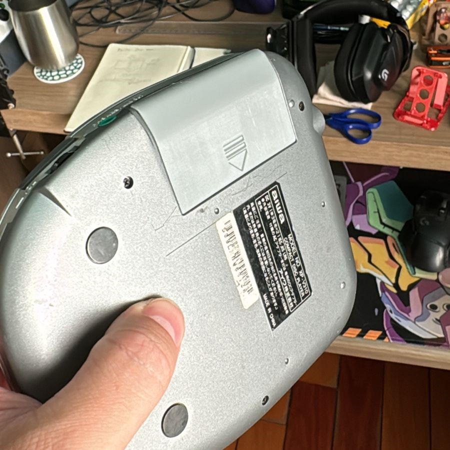 AIWA XP-V310 Discman battery plate