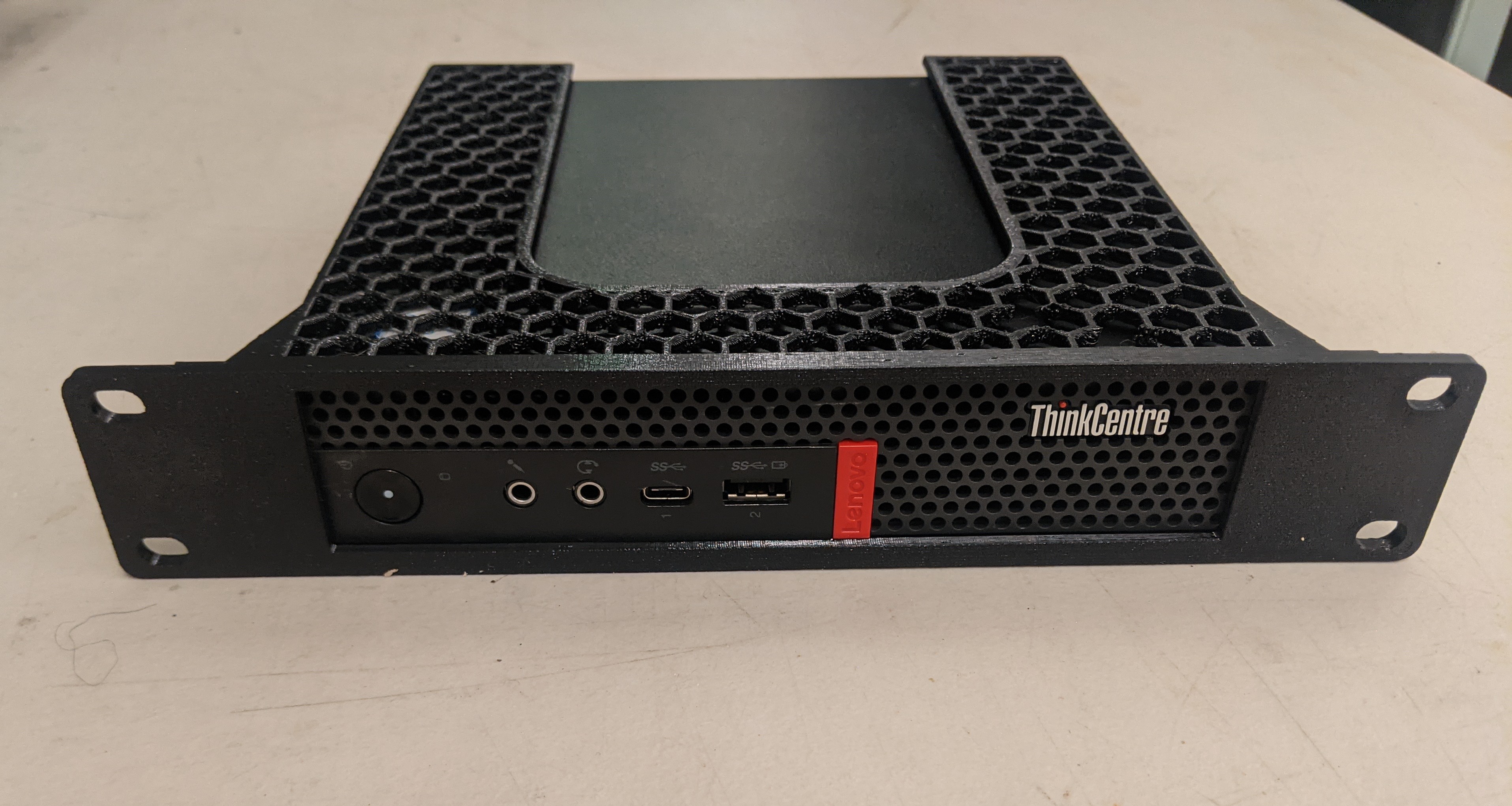Miniatura 2 do modelo 3D Parametric 10 Inch Server Rack Mount