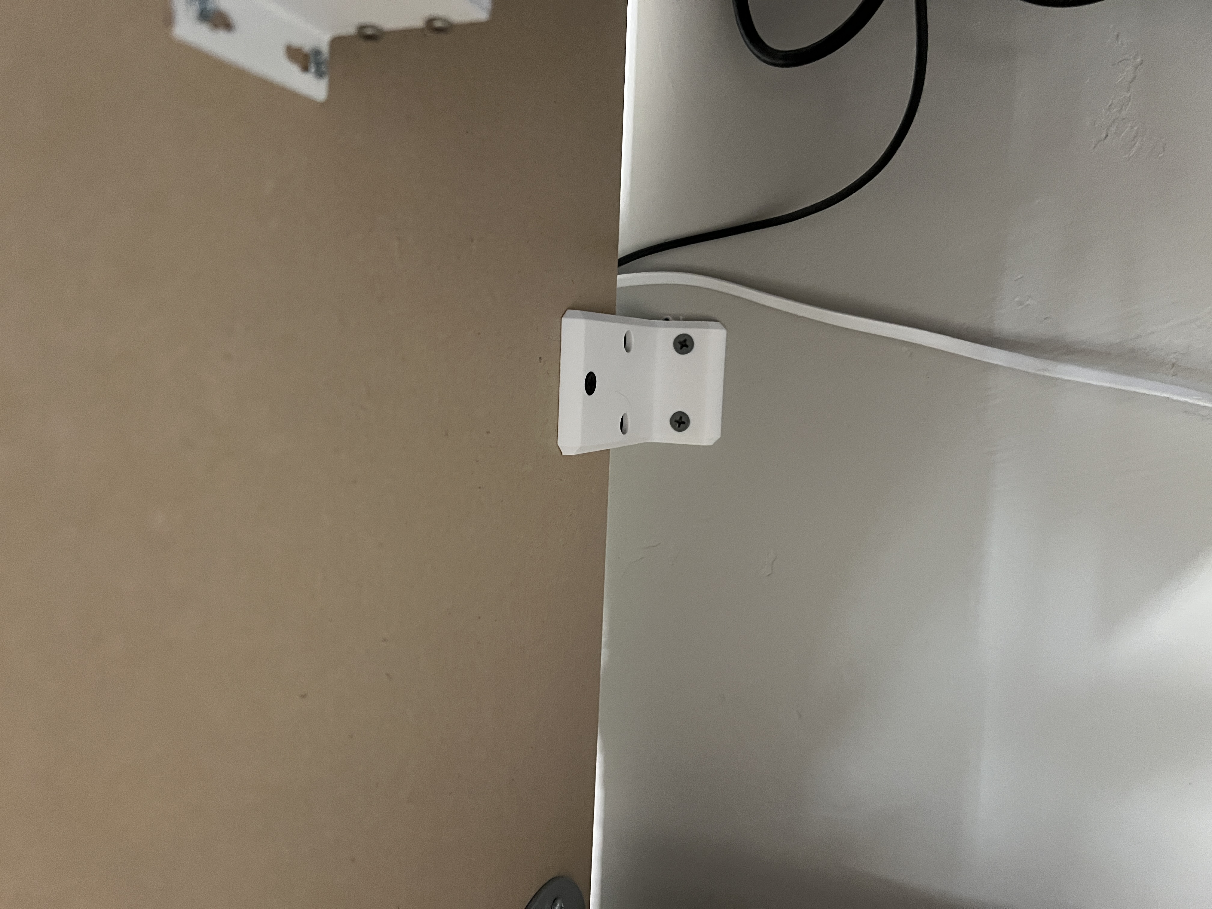 Ikea Linnmon wall bracket V2 - Sturdy and low visibility