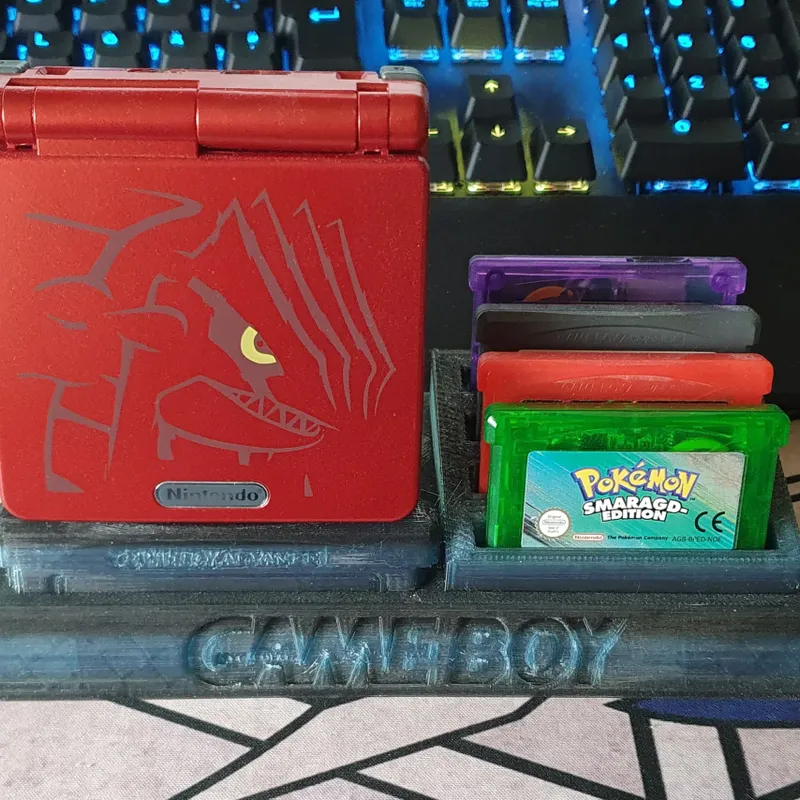 Free STL file Pokemon Game Boy Advanced SP Display Stand 🐉・3D