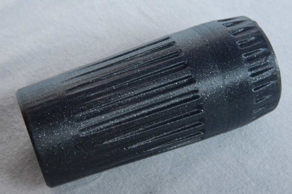 Verschraubbare Dose für 120 Mittelformat Film im Ripp-Design; Screw-on container for 120 medium format film in a ribbed design