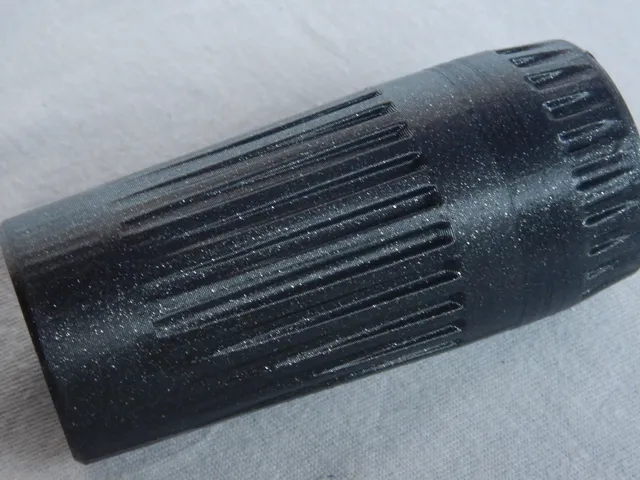 Verschraubbare Dose für 120 Mittelformat Film im Ripp-Design; Screw-on container for 120 medium format film in a ribbed design