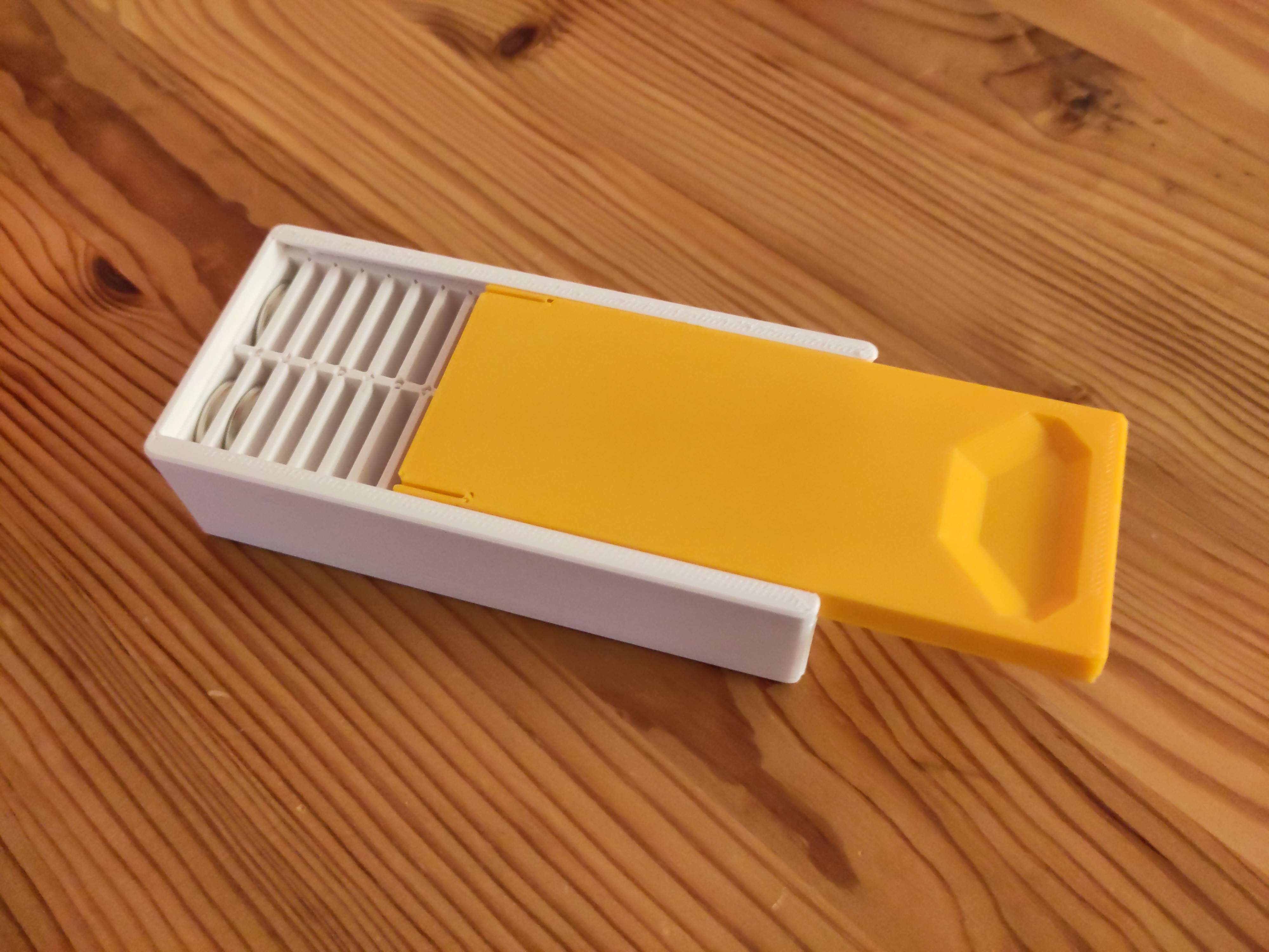 CR2032 sturdy box for 40 pcs