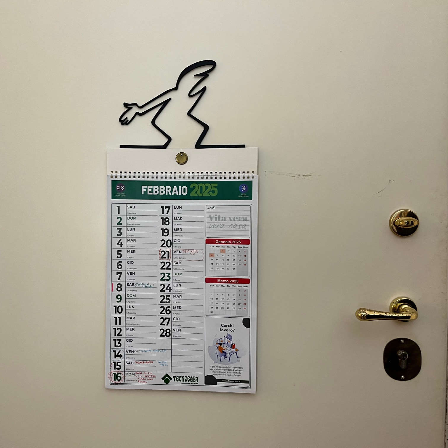 Cavandoli's Line - a decoration for ugly calendars hung haphazardly
