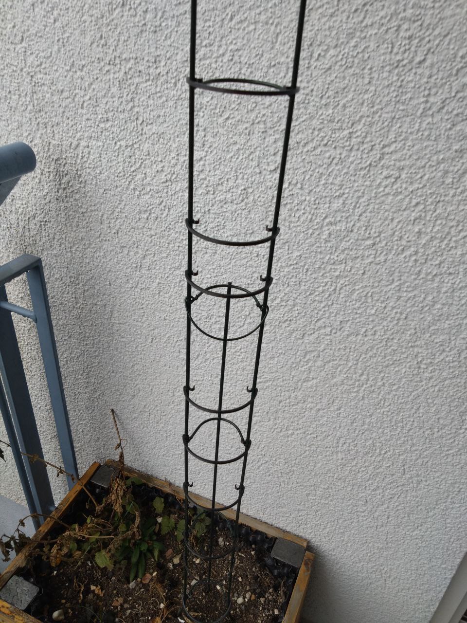 Tomato Tower Clamp