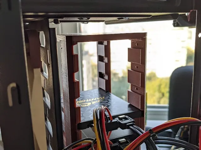 SATA 2.5" SSD rack