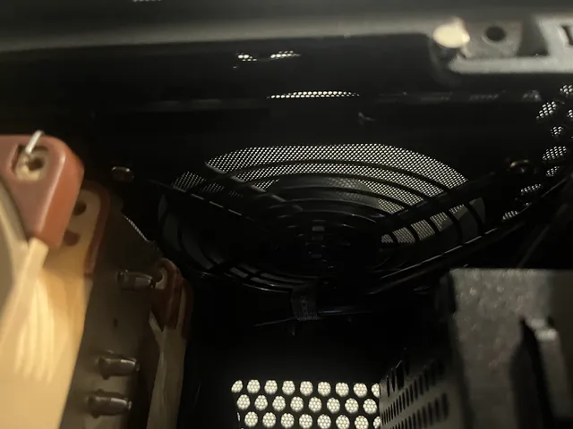 Coolermaster NR200 Slim 15mm fan tooless pins