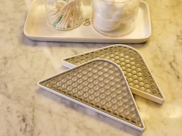 Nobody Puts Soap Dish in a Corner! Except this One