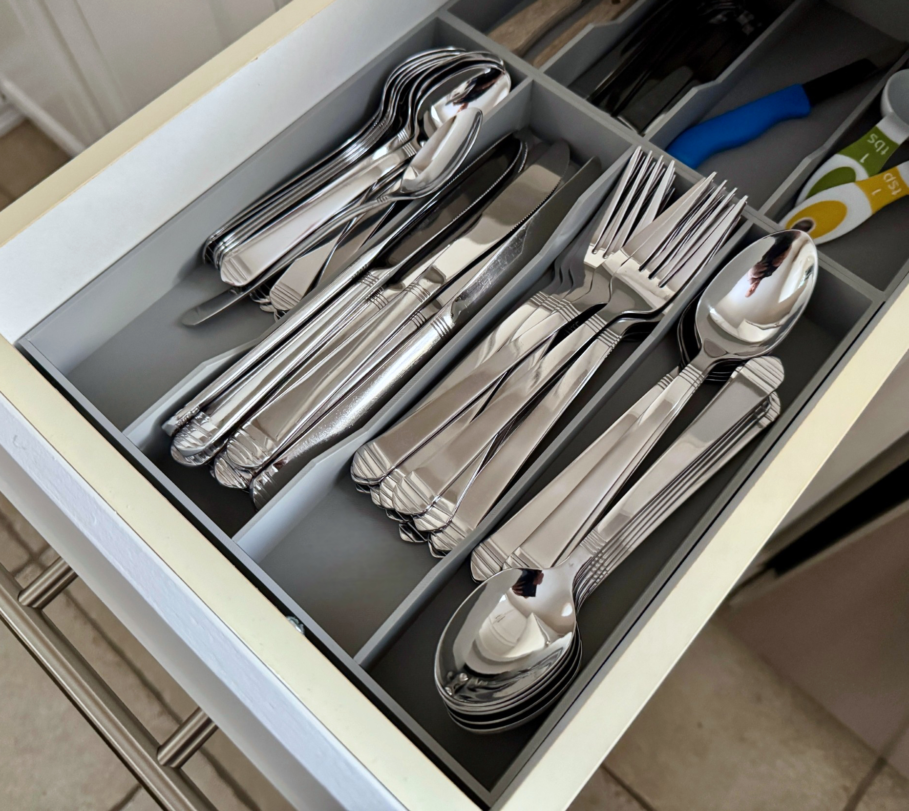 Utensil Tray / Bac à ustensils