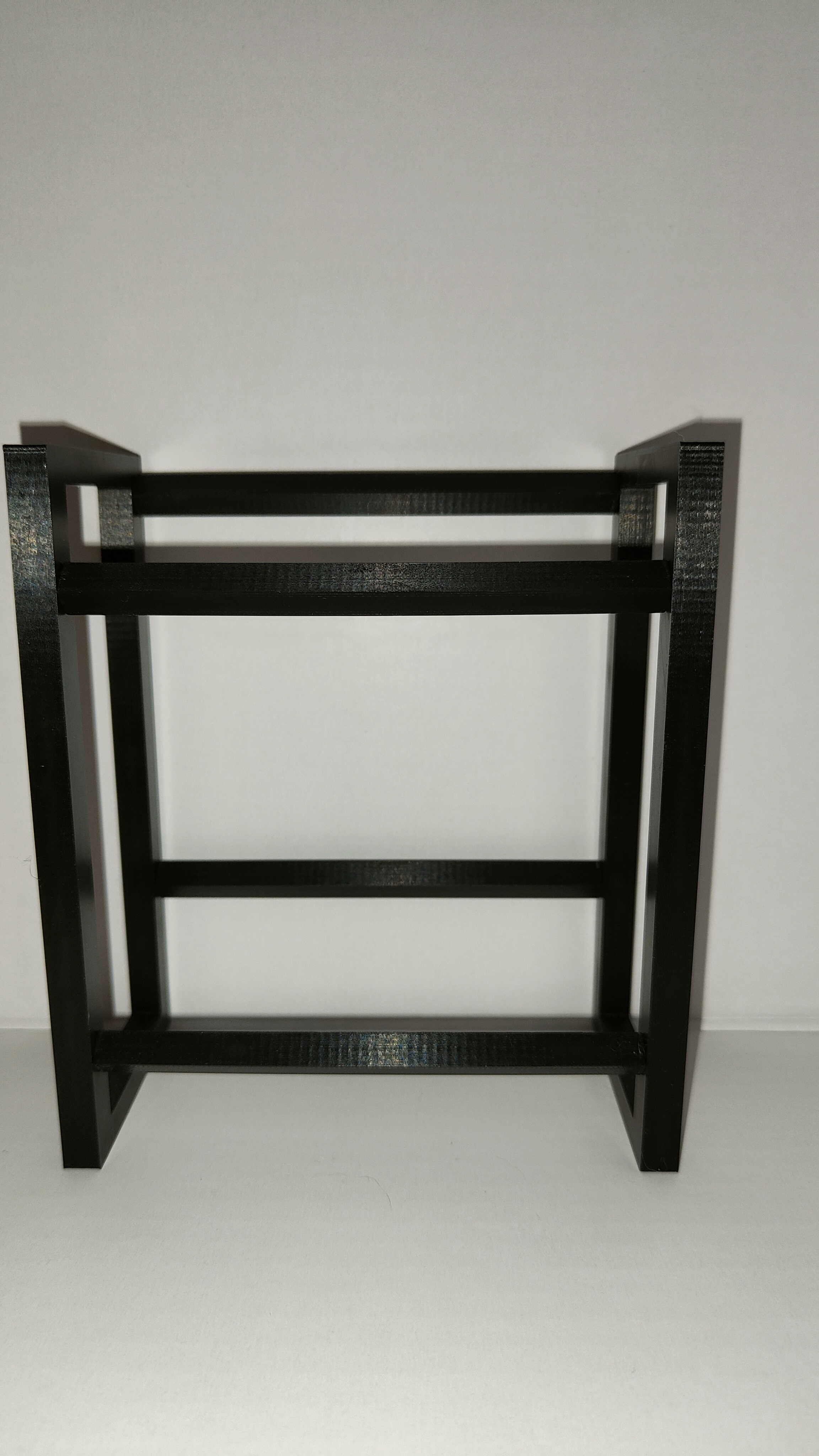 Miniatura 4 do modelo 3D Stand stackable beer crate for batteries