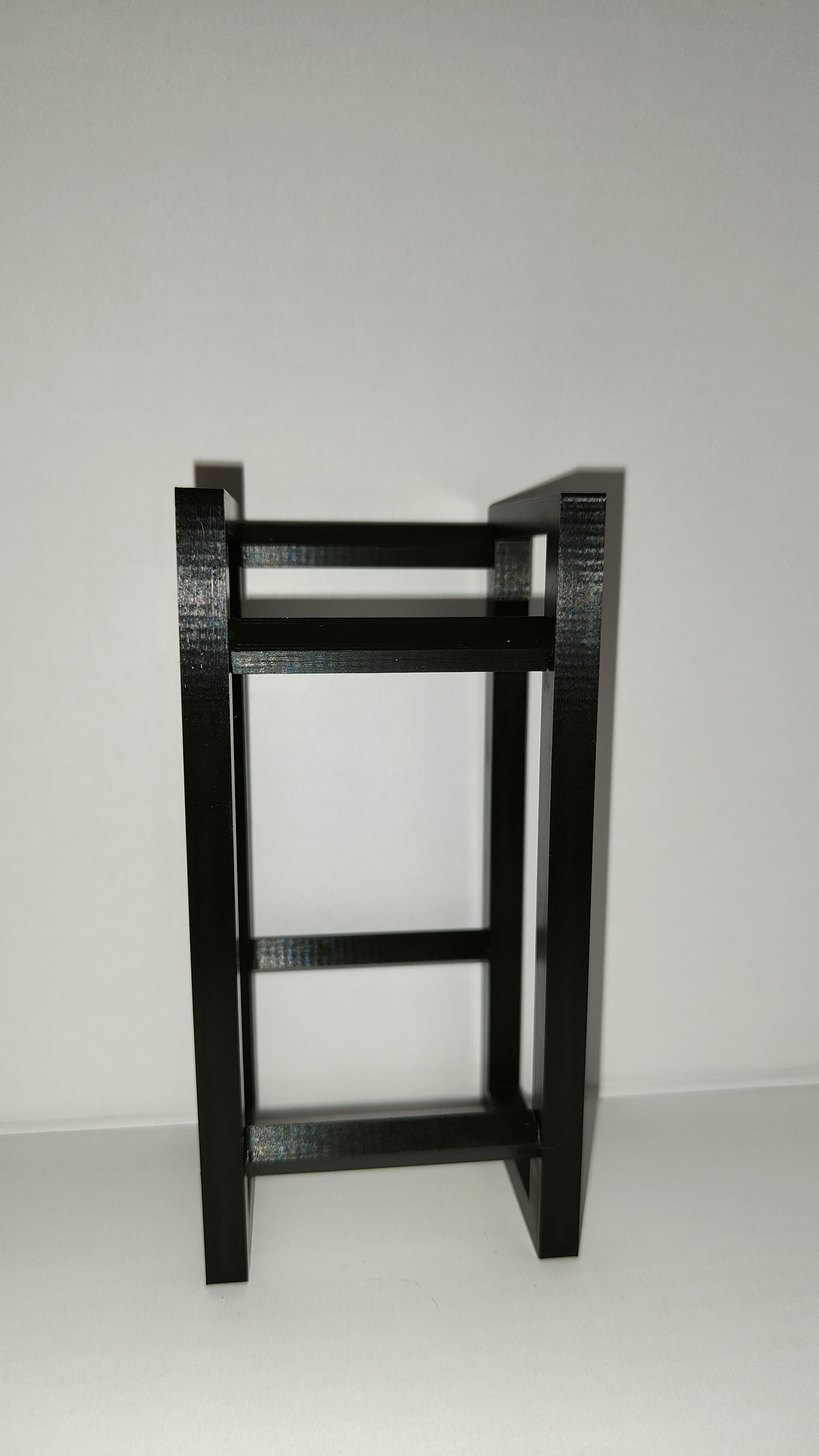 Miniatura 5 do modelo 3D Stand stackable beer crate for batteries