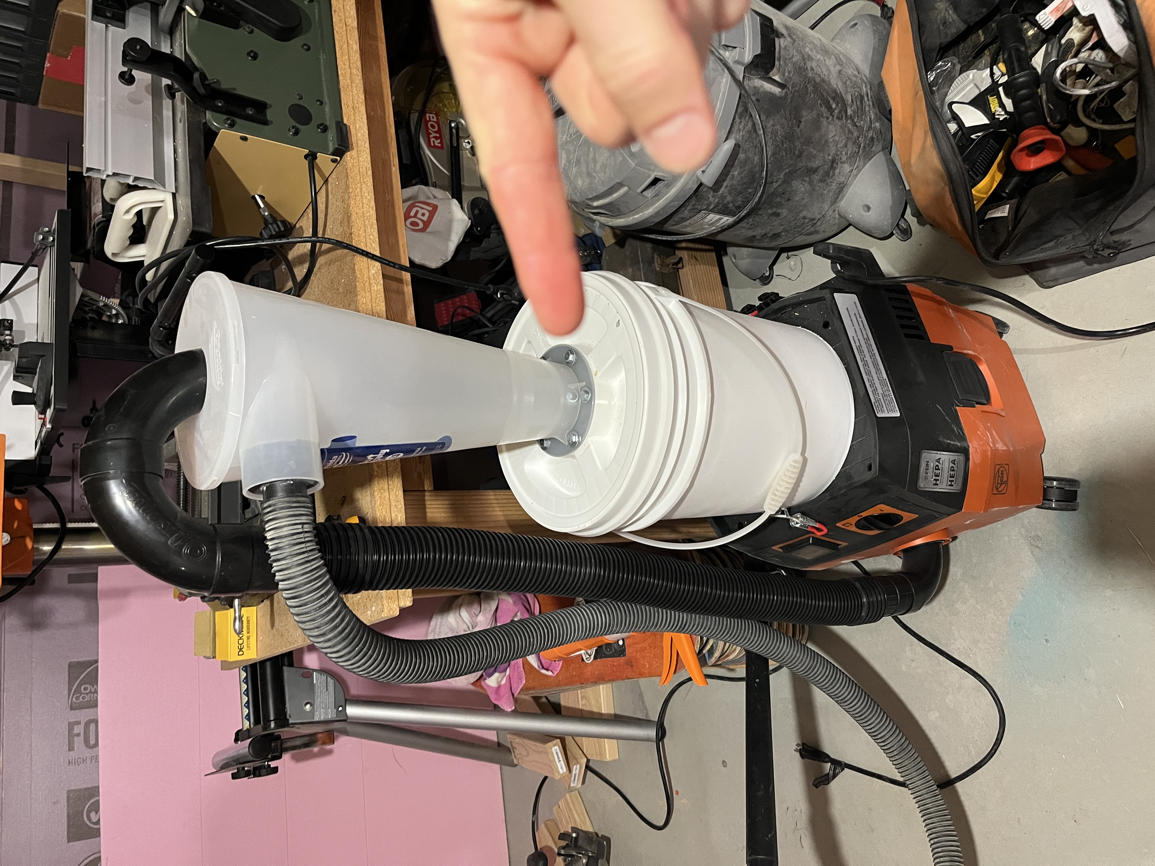 Oneida Dust Deputy 2.5 Cyclone Dust Separator to Gamma2 Screw On Bucket Lid Adapter