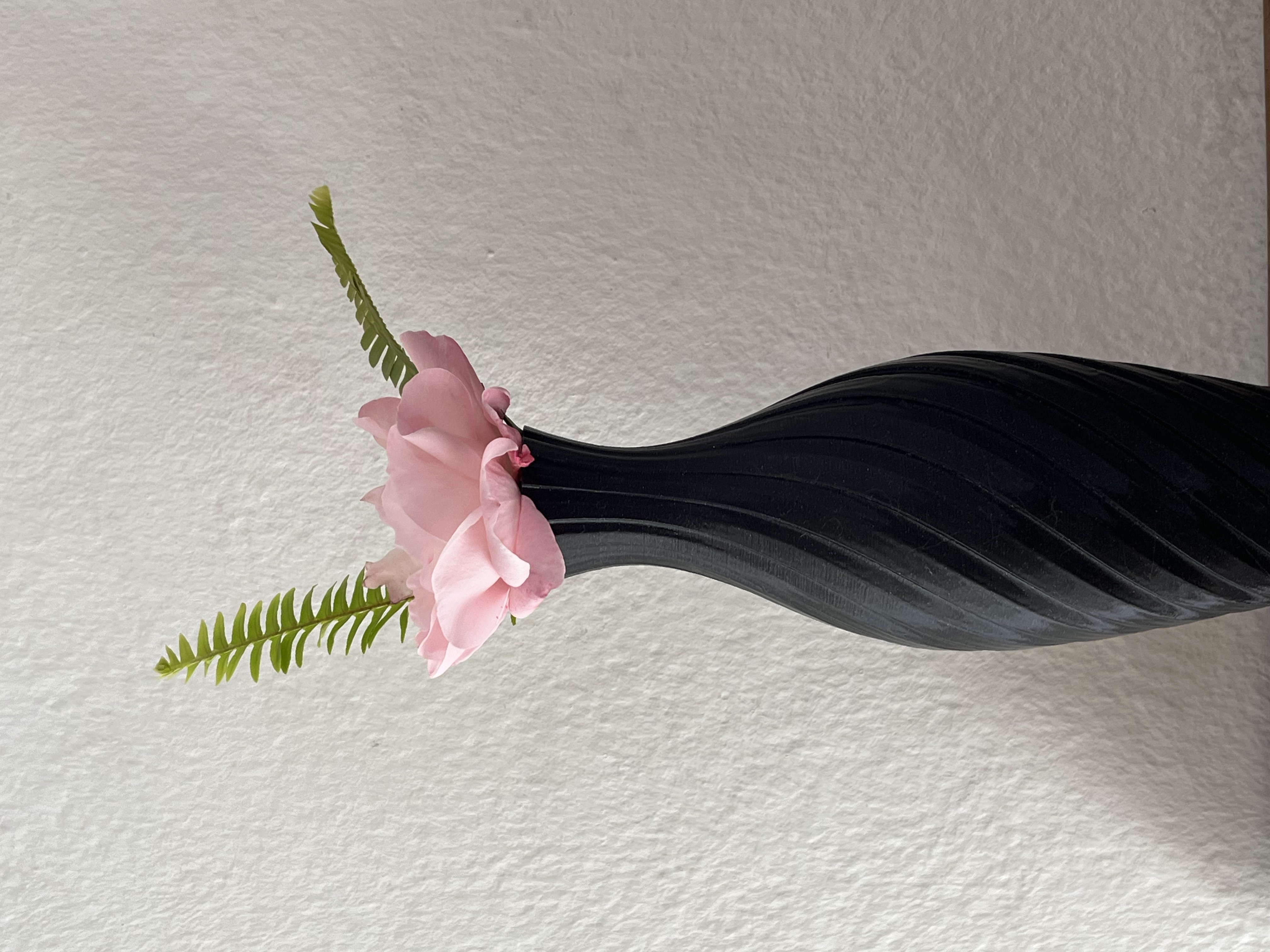 Modern Spiral Vase (Efficient filament usage & support less) — thumbnail 3