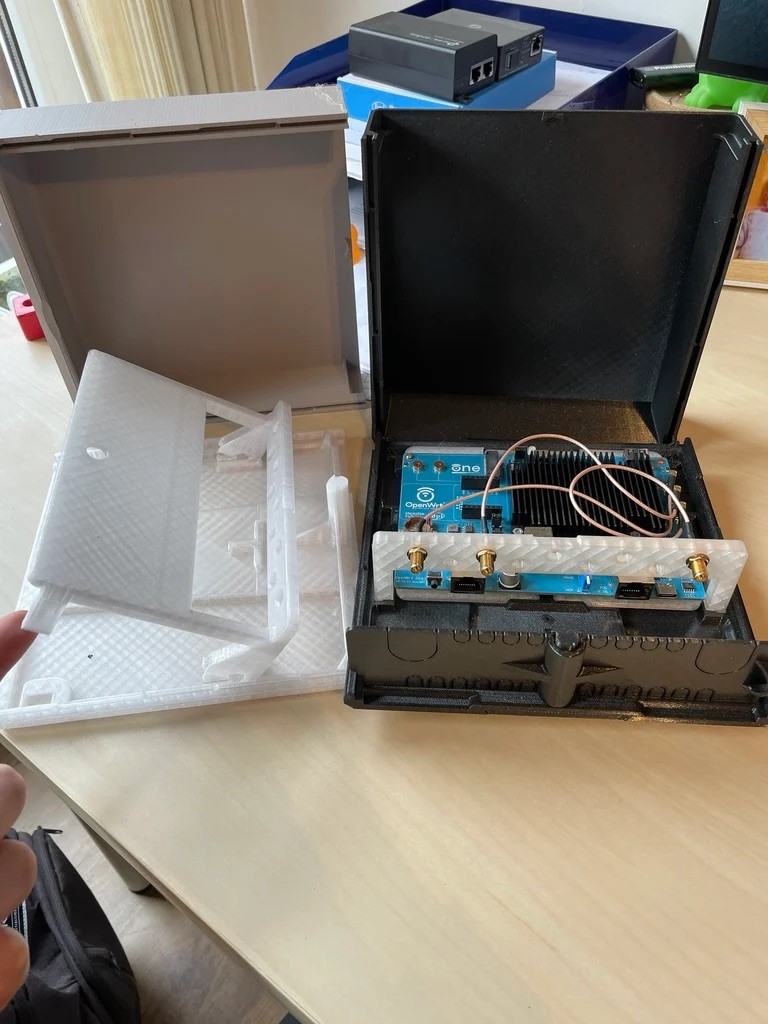 Enclosure WiFi Router OpenWrt BananaPi Supra CoNeX