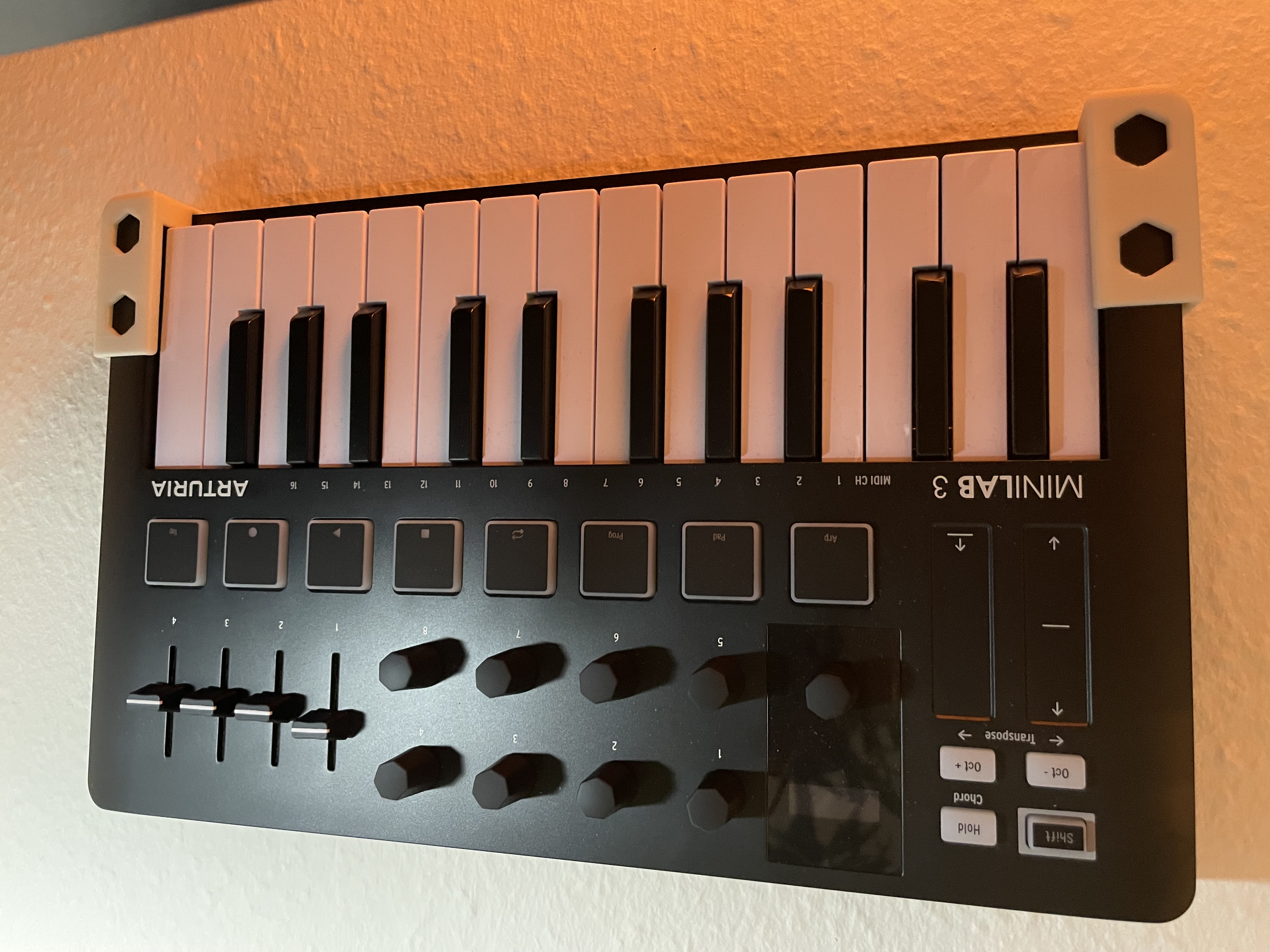 Arturia MINILAB 3 wall mount