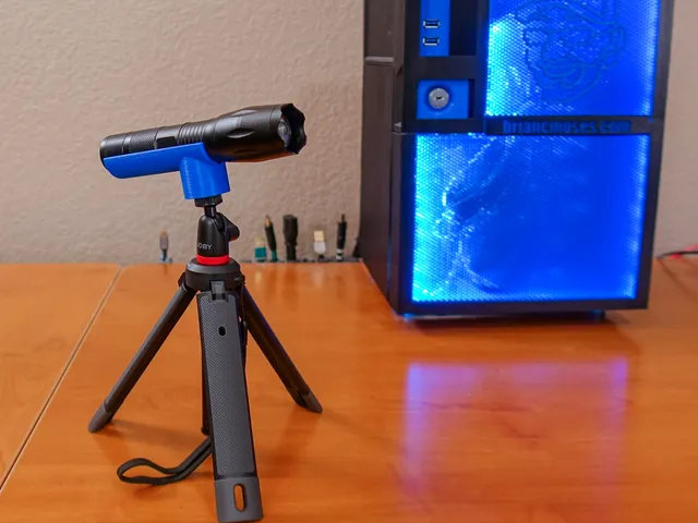 Parametric Tripod Mount for a Flashlight