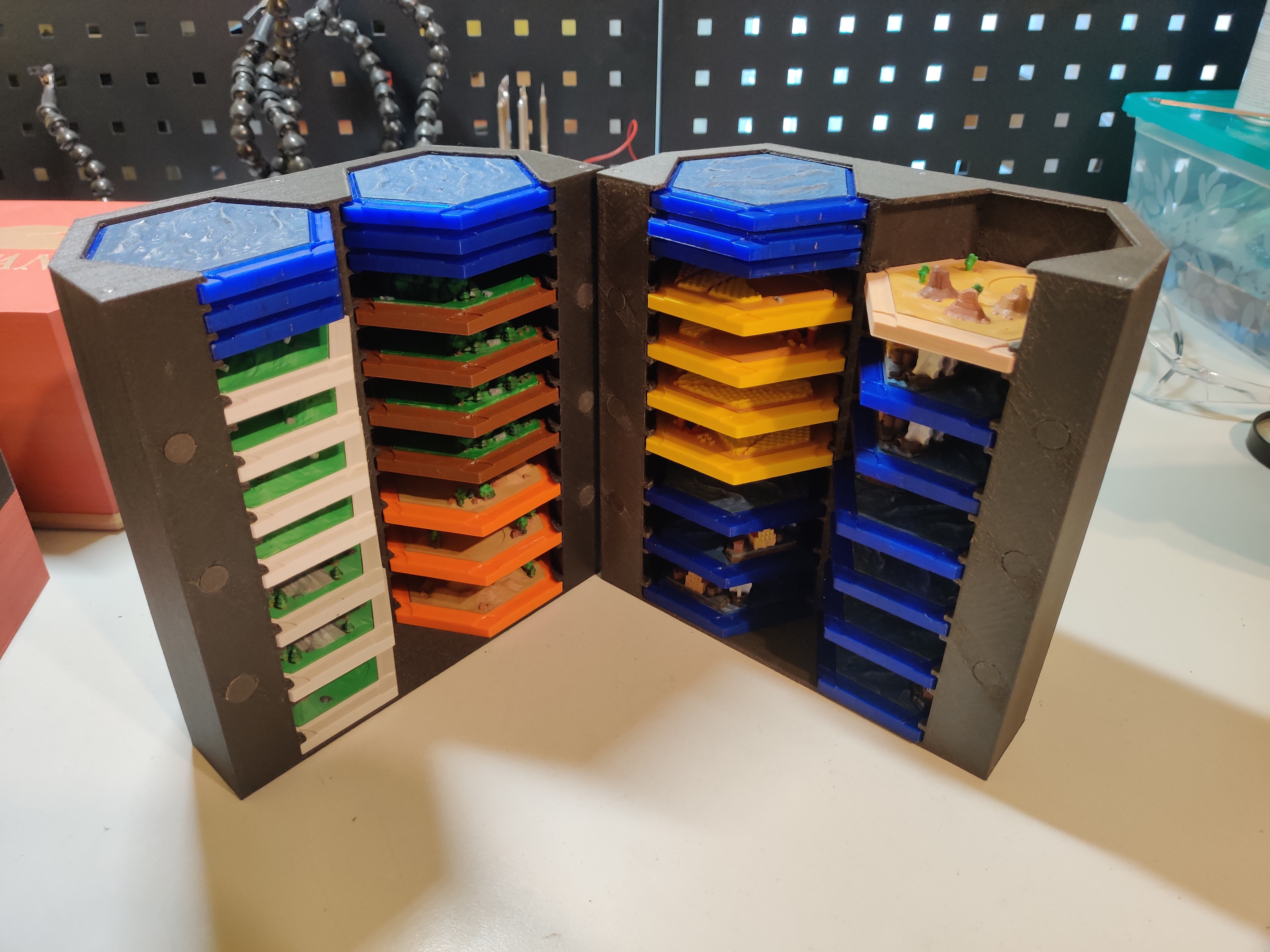 Miniatura 4 do modelo 3D 3D Catan storage box