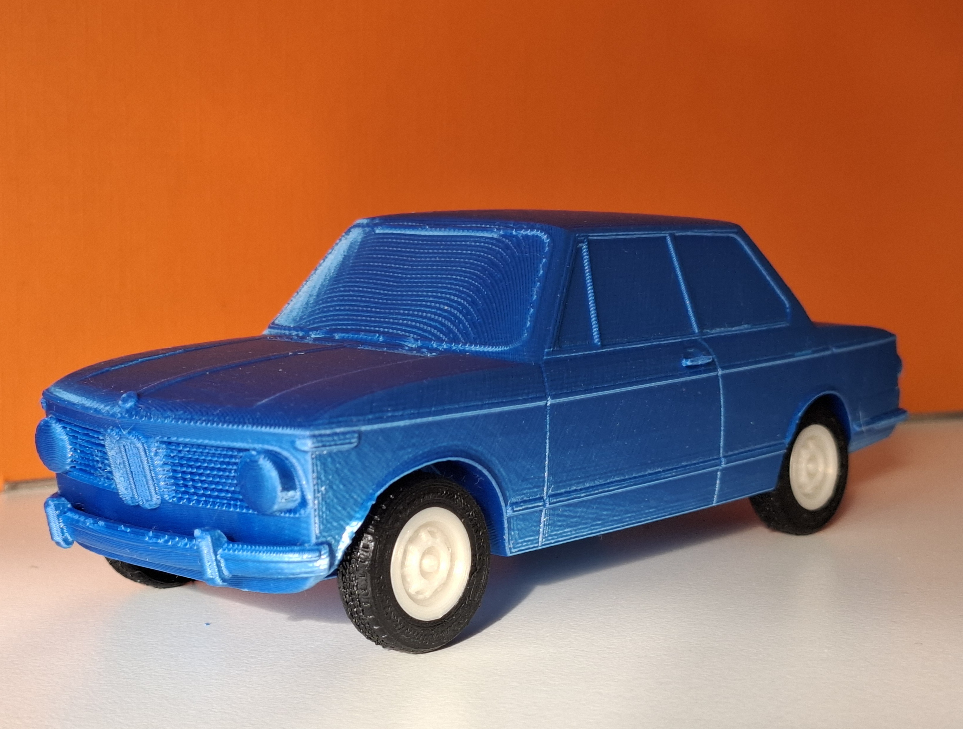 BMW 2002 car model at 1:24