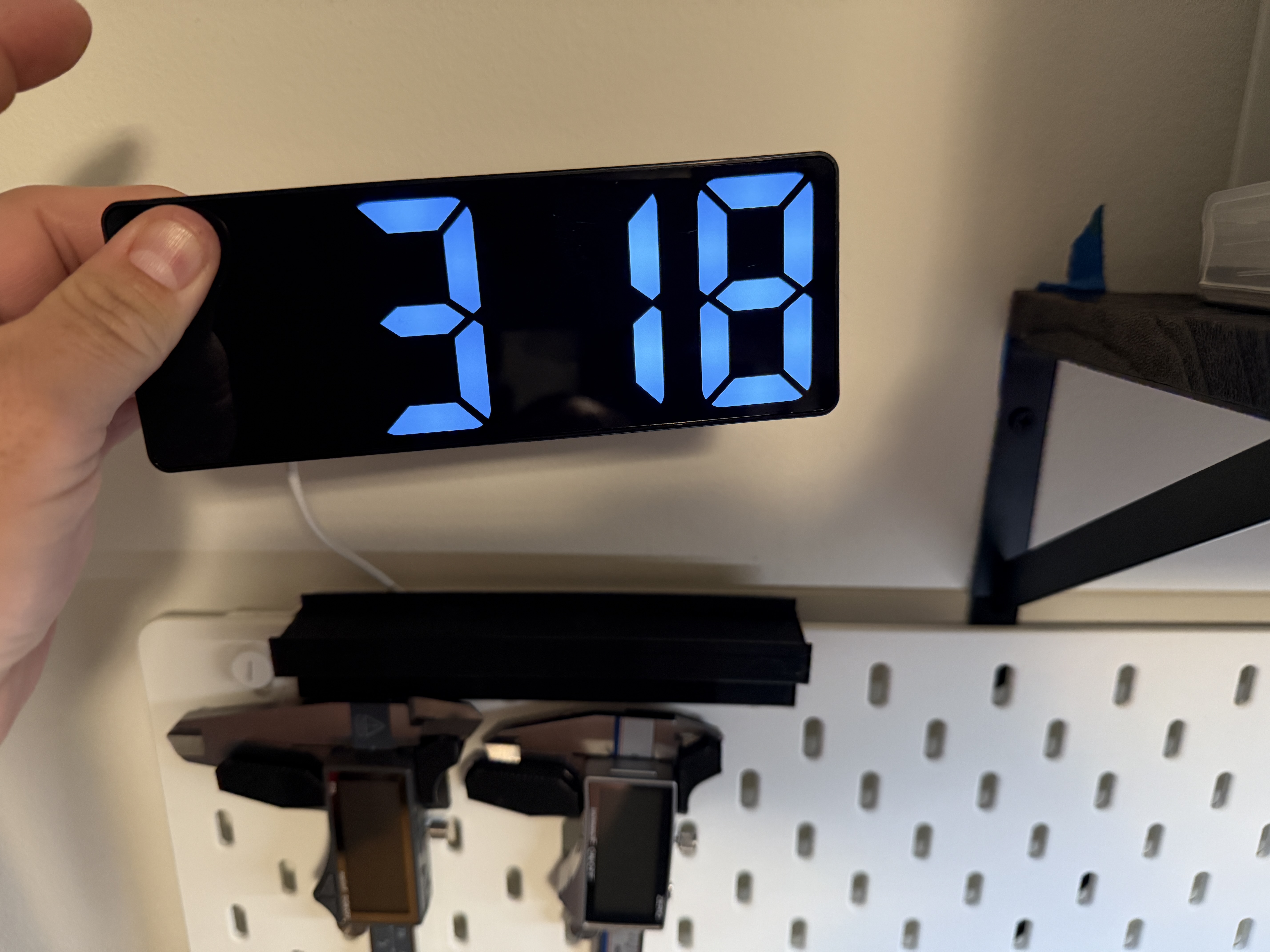 Miniatura 3 do modelo 3D Digital Clock Skadis Shelf