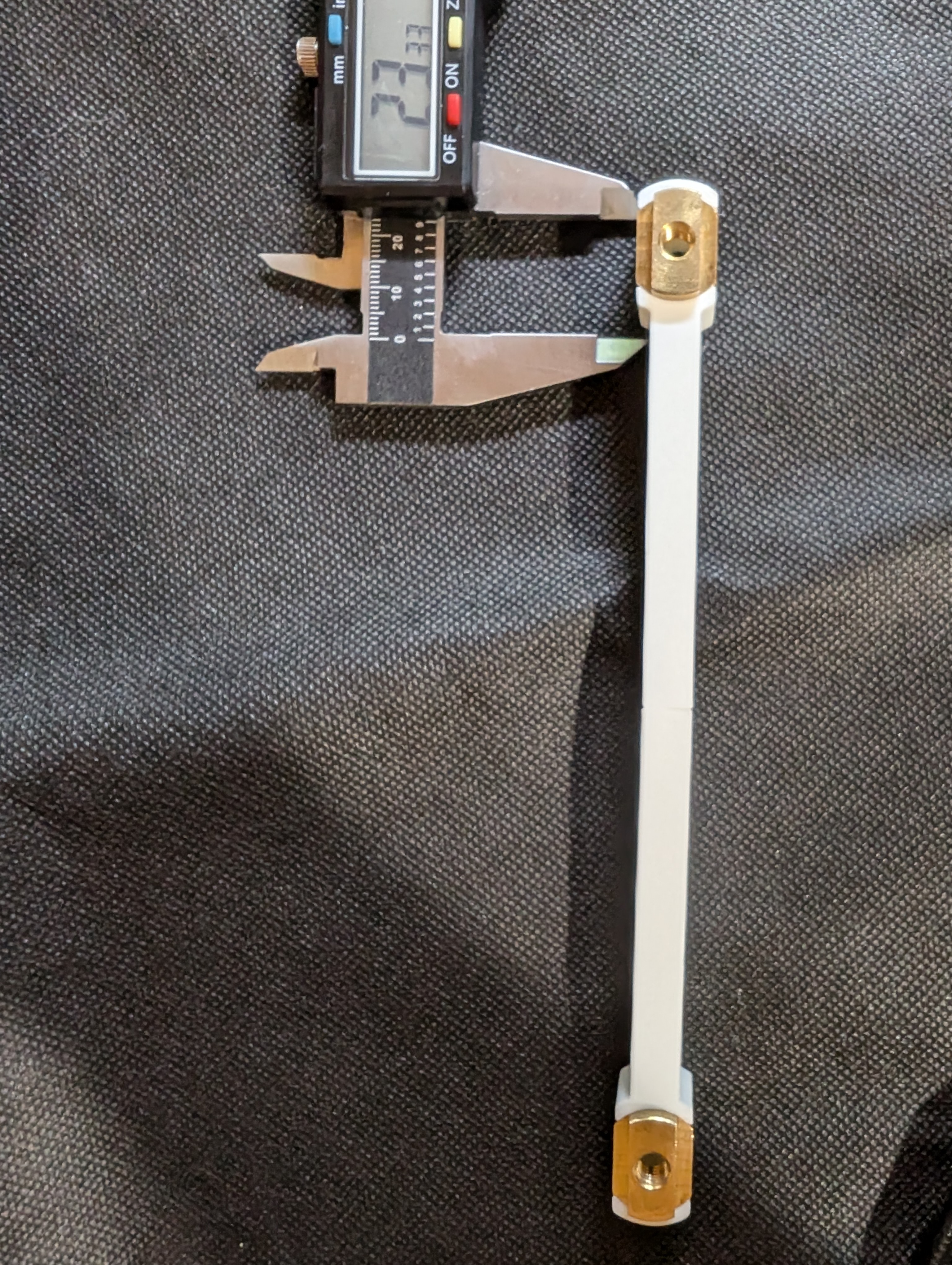 hydrofoil nuts holder — thumbnail 2