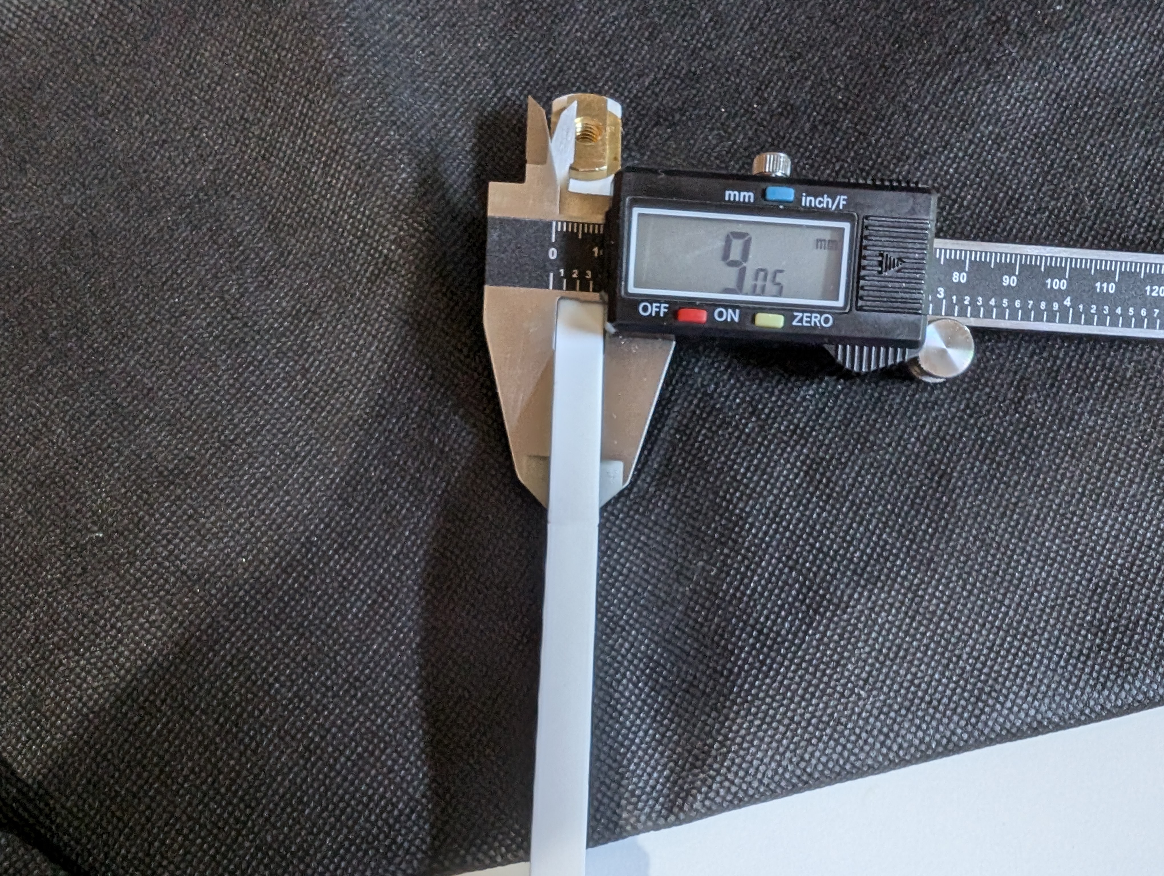 hydrofoil nuts holder — thumbnail 3