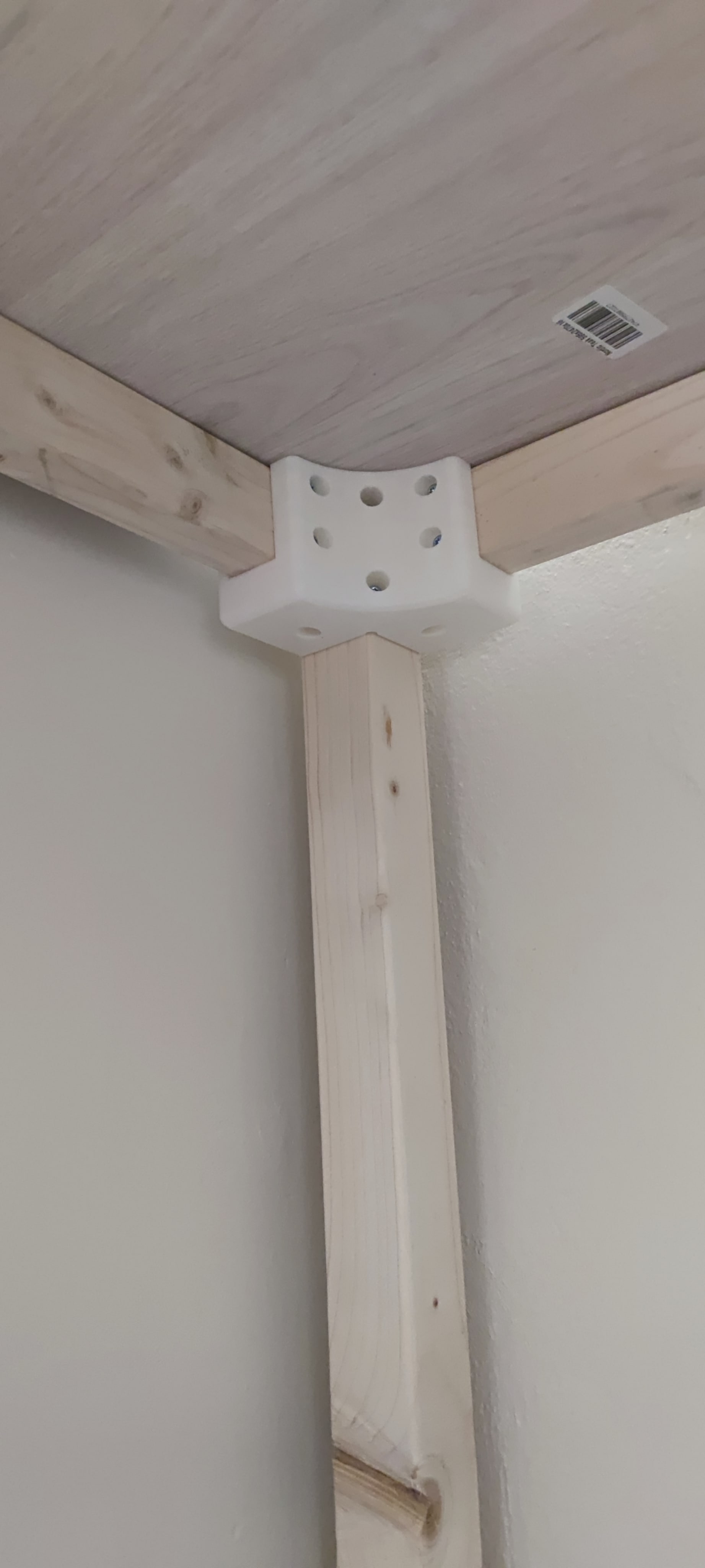 Corner Bracket for 28x40 and 40x40 Wood Beams