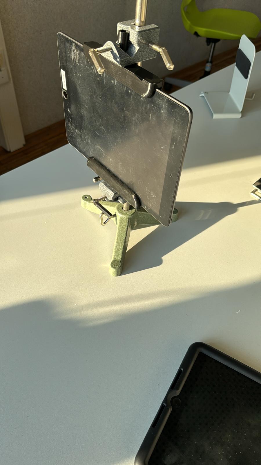 iPad mount for lab stand and clamp equipment in high school assembled with m5 bolt and nut
