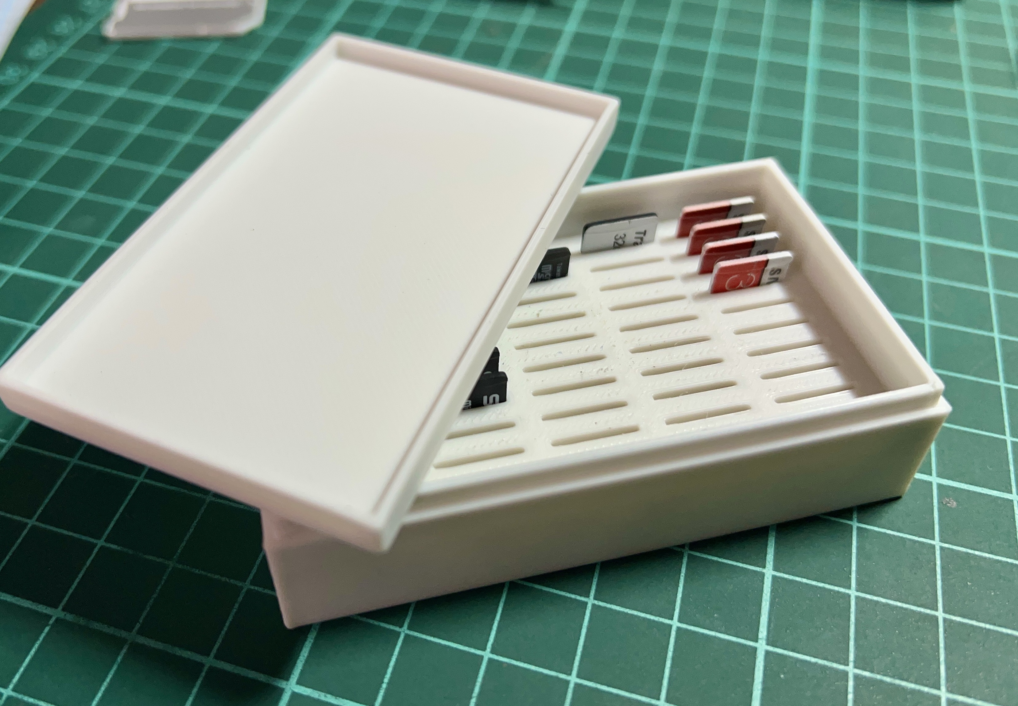 Miniatura 2 do modelo 3D MicroSD Box