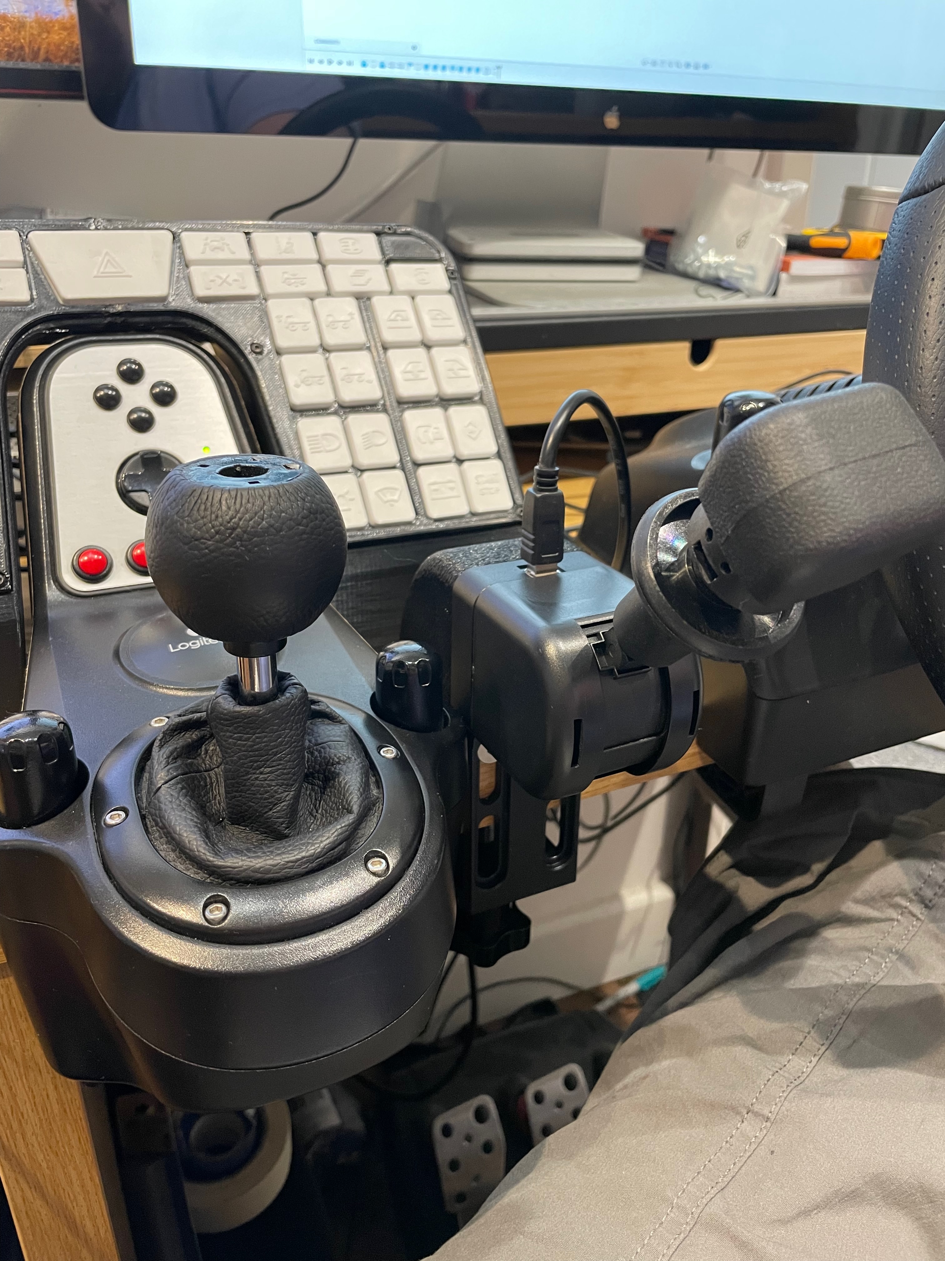 Vertical Mount for generic TruckSim Handbrake