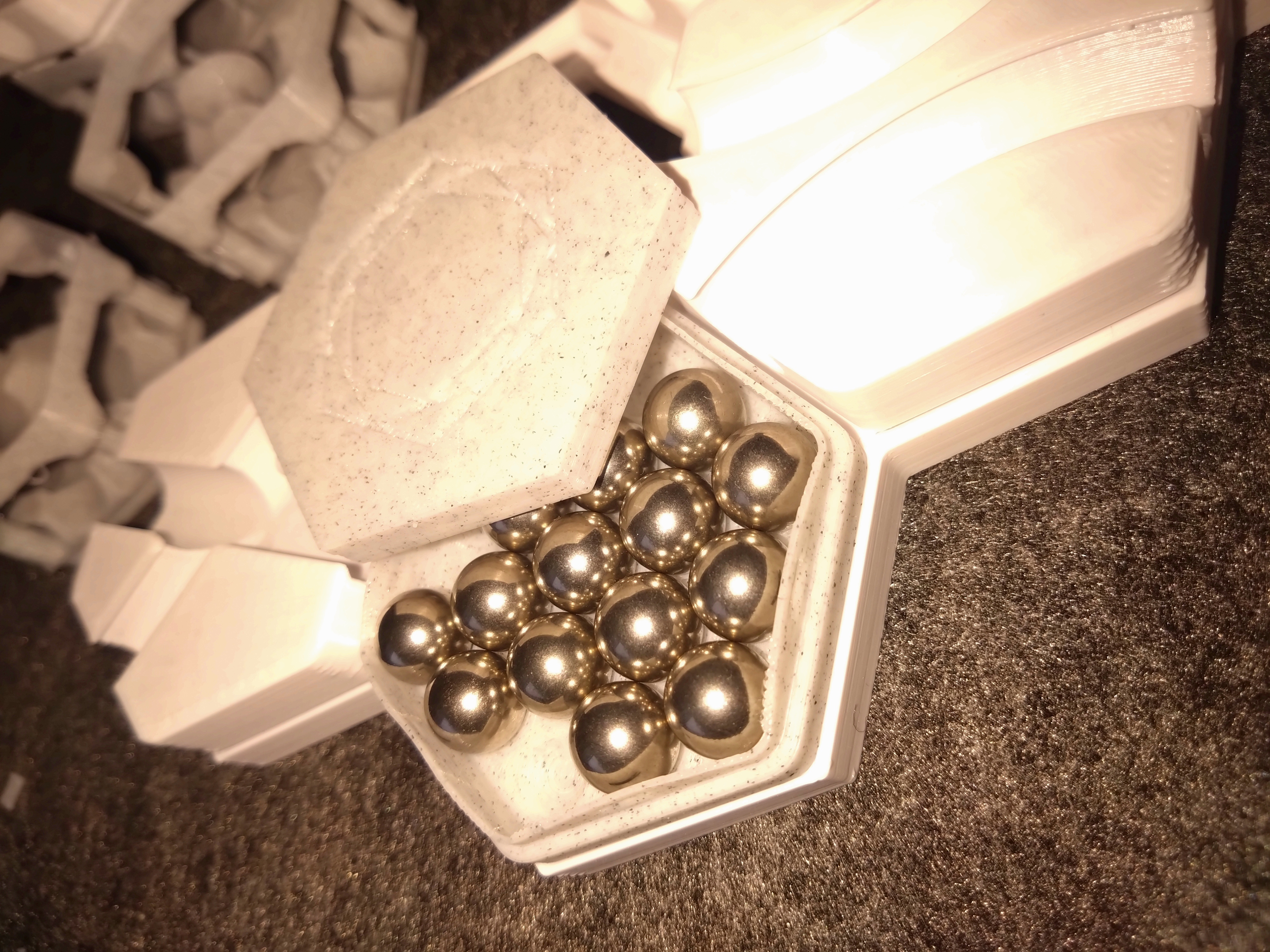Hextraction marble bin